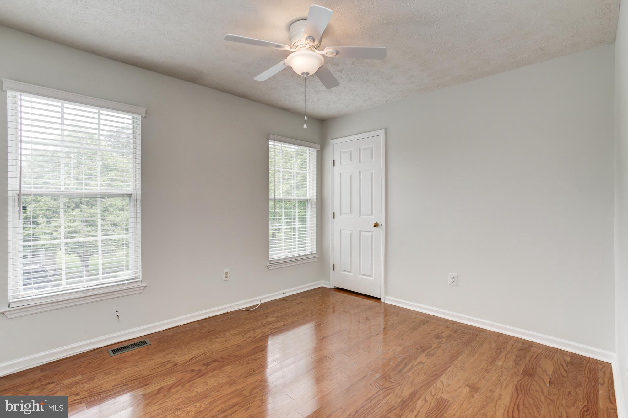 VALLEY STREAM ESTATES - Residential Lease