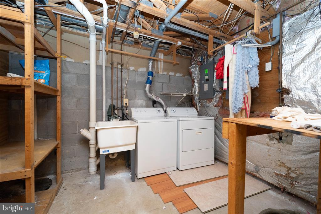 RIDGEDALE MEWS - Residential Lease