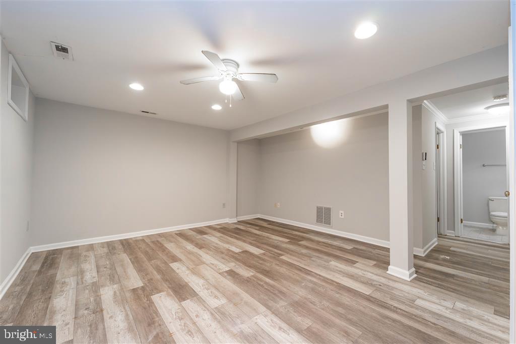 RIDGEDALE MEWS - Residential Lease