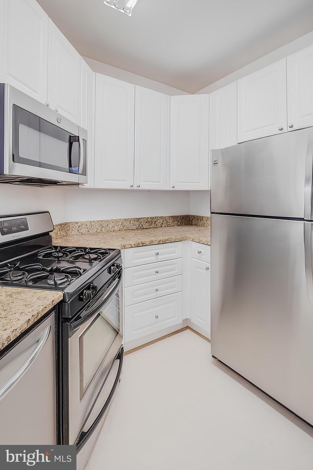 CHRISTOPHER AT CEDAR LAKES - Residential