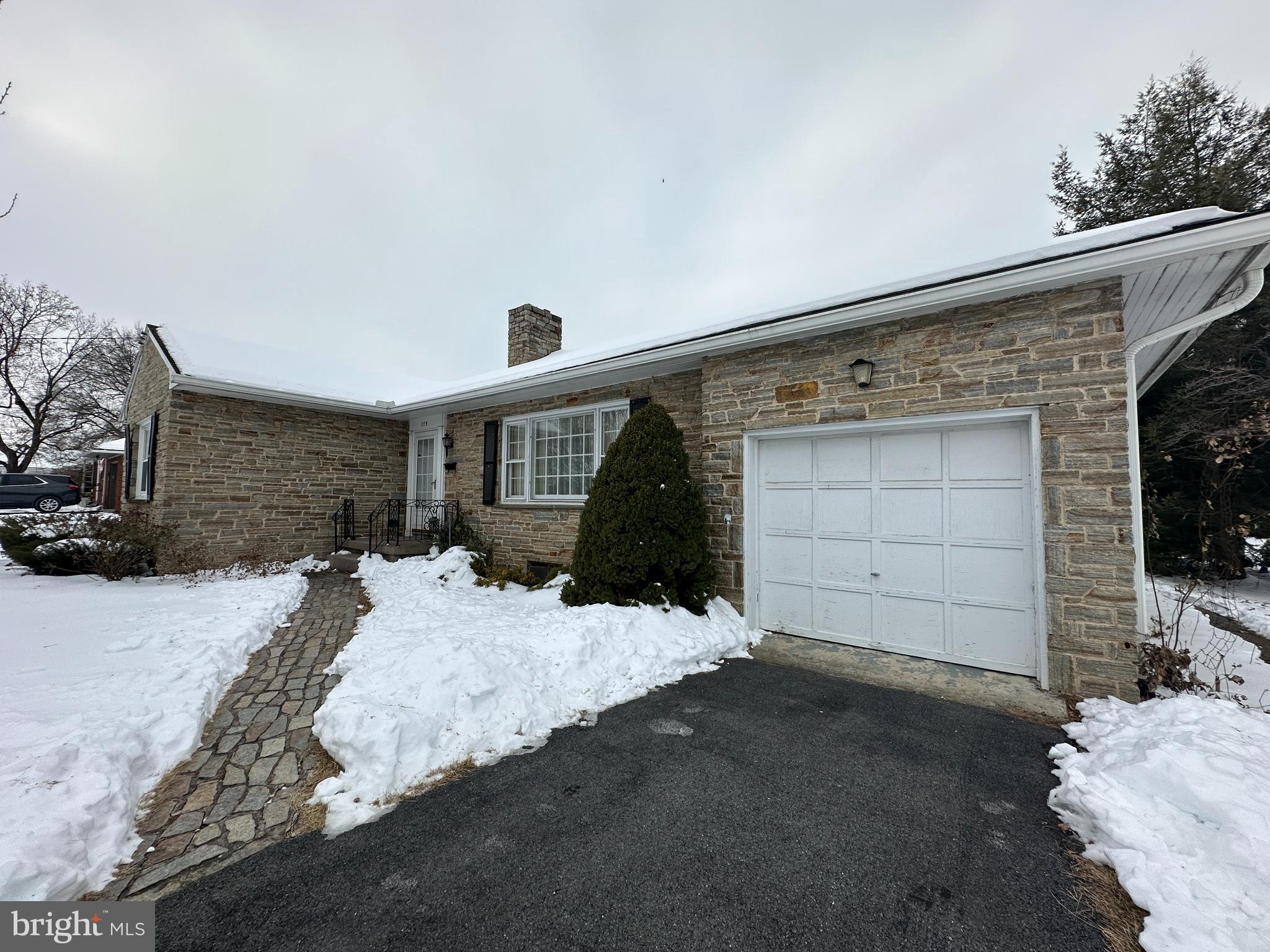 ORCHARD CIRCLE - Residential