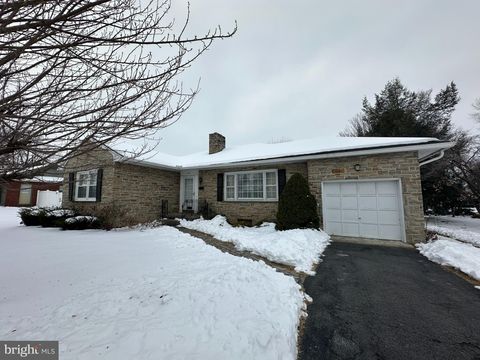 175 ORCHARD CIRCLE GREENCASTLE PA 17225