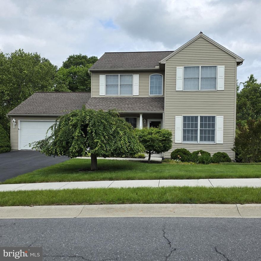 AN ABSOLUTELY DELIGHTFUL AND IMMACULATE HOME!!! VERY WELL MAINTAINED W/NEUTRAL DECOR, FORMAL DINING ROOM AND LIVING ROOM GIVE LOTS OF LIFESTYLE CHOICES. KITCHEN IS FULLY EQUIPPED WITH LARGE PANTRY, COUNTER SEATING, AND PLEASANT BREAKFAST AREA ACCENTED BY A BOW WINDOW. THE FAMILY ROOM HAS A GAS FIREPLACE AND THE 9' FRENCHWOOD DOOR OPENS TO A 10 X 13 UPPER DECK AND LEADS TO A 12 X 12 LOWER DECK. THE PRIMARY SUITE IS SPACIOUS WITH A FULL BATH. WELL DESIGNED AND FINSHED LOWER LEVEL IS PERFECT FOR ENTERTAINING AND ALSO OFFERS A GAME/FAMILY ROOM, A MULTIPURPOSE ROOM AND PRIVATE OFFICE. ADDITIONALLY THERE IS PLENTY OF STORAGE AREA. THE BACKYARD IS BEAUTIFUL WITH EXTENSIVE LANDSCAPING AND PLENTY OF PRIVACY. GARAGE IS OVERSIZED WITH EXCELLENT STORAGE AREA. YOU WILL NOT BE DISAPPOINTED WHEN YOU VISIT THIS HOME. A PLEASURE TO INSPECT.!!! PLEASE REMOVE SHOES BEFORE ENTRY.