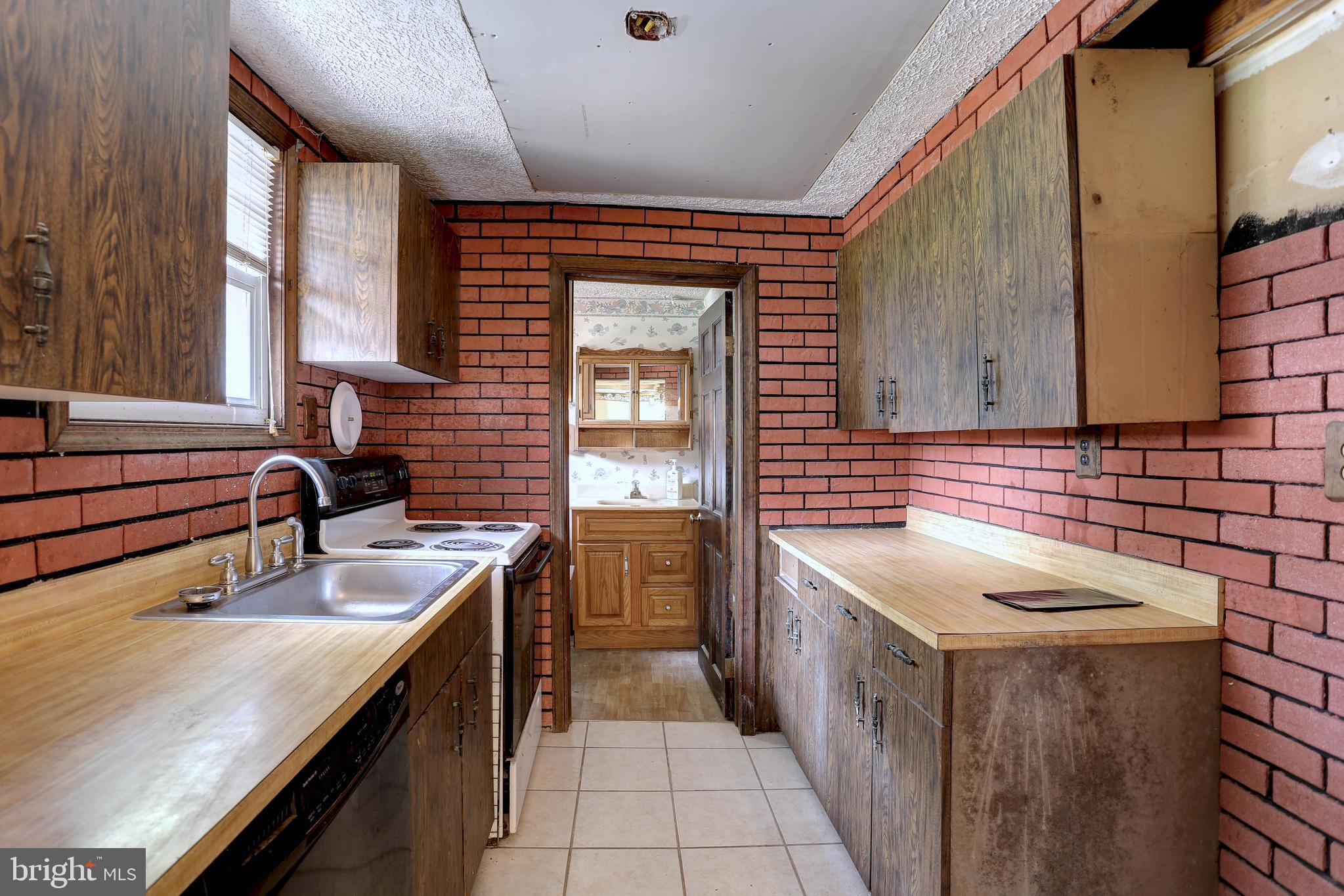 LONG POINT ON THE MAGOTHY - Residential