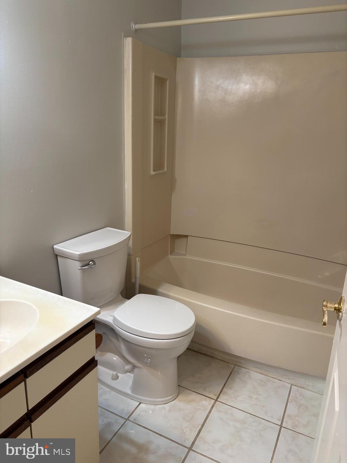 CROWN POINT - Residential Lease