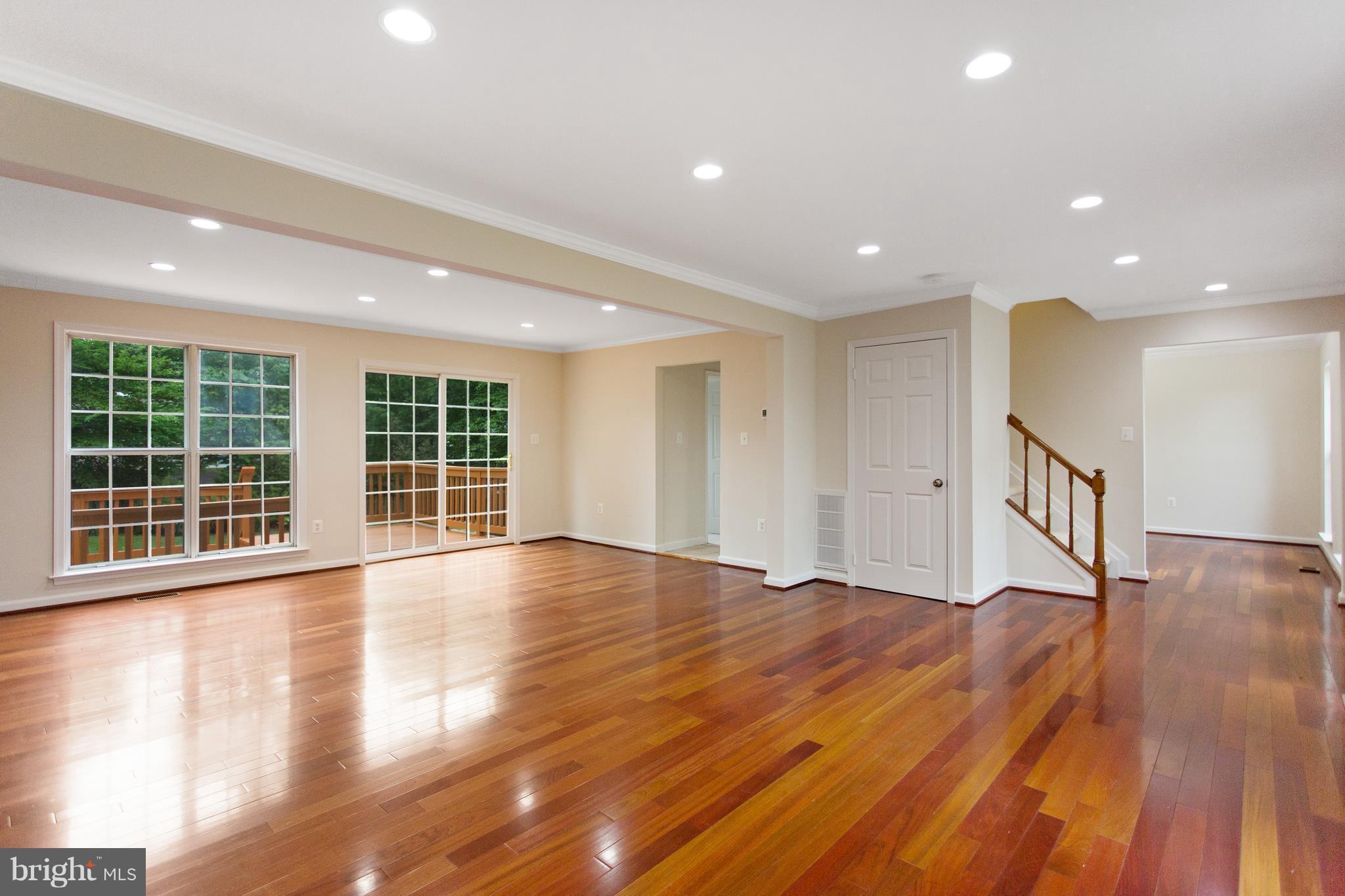 LAKE RIDGE - Residential