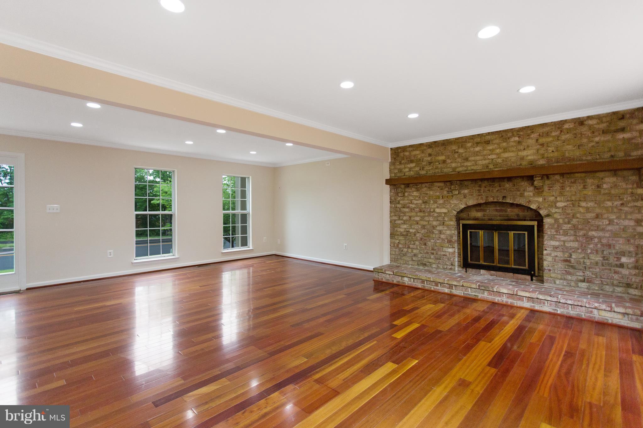 LAKE RIDGE - Residential