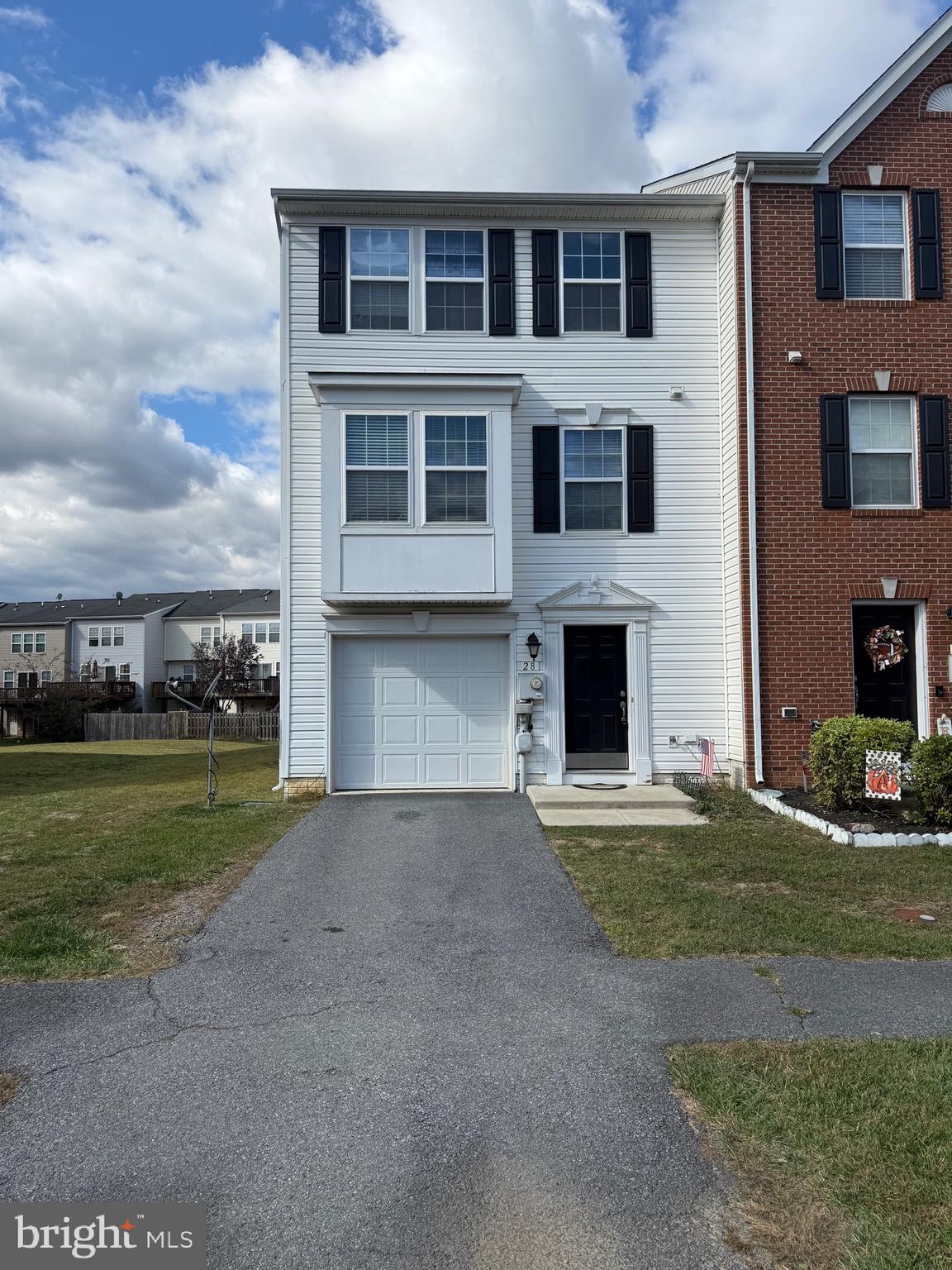 MANOR PARK - Residential Lease