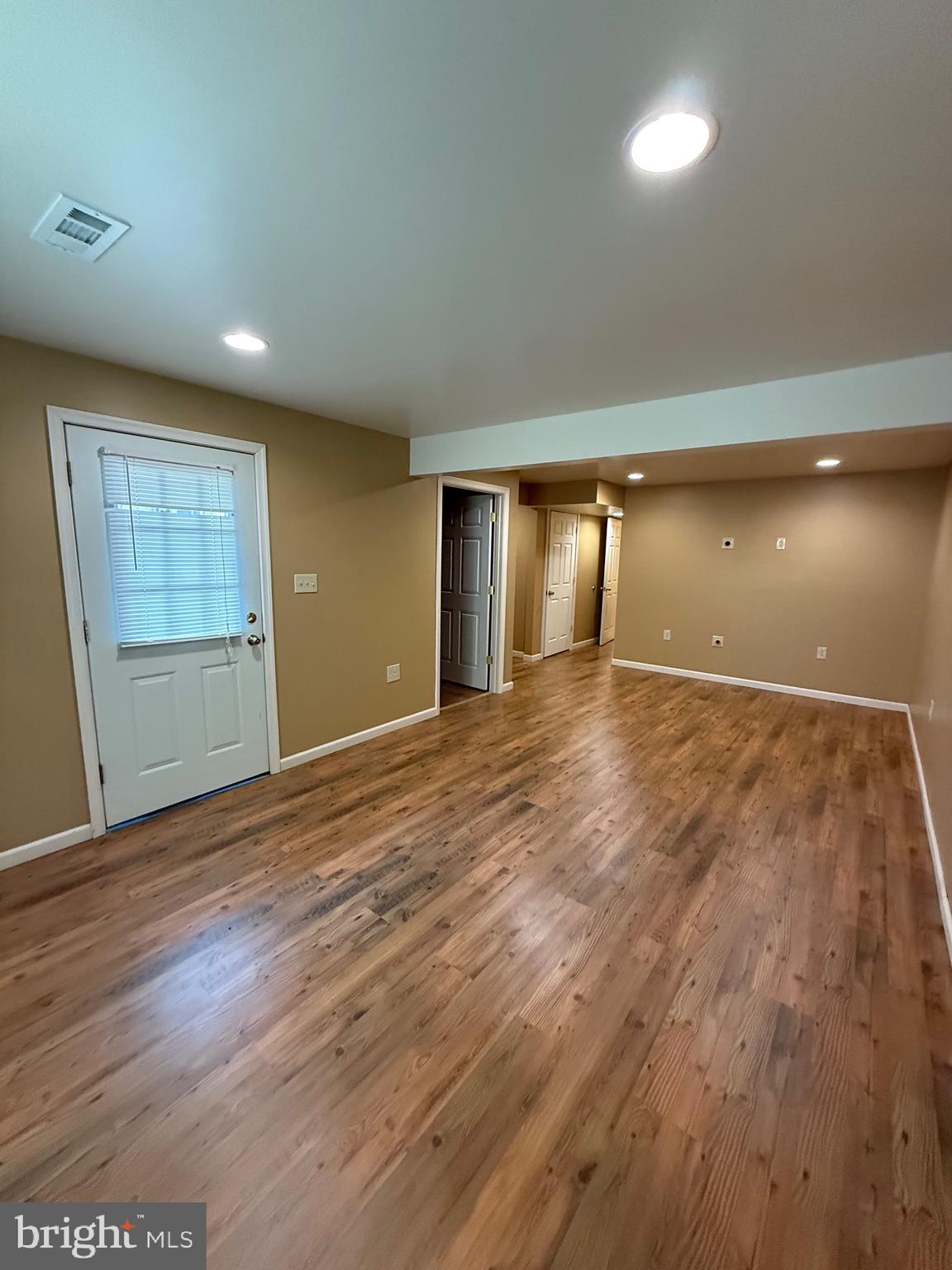 MANOR PARK - Residential Lease