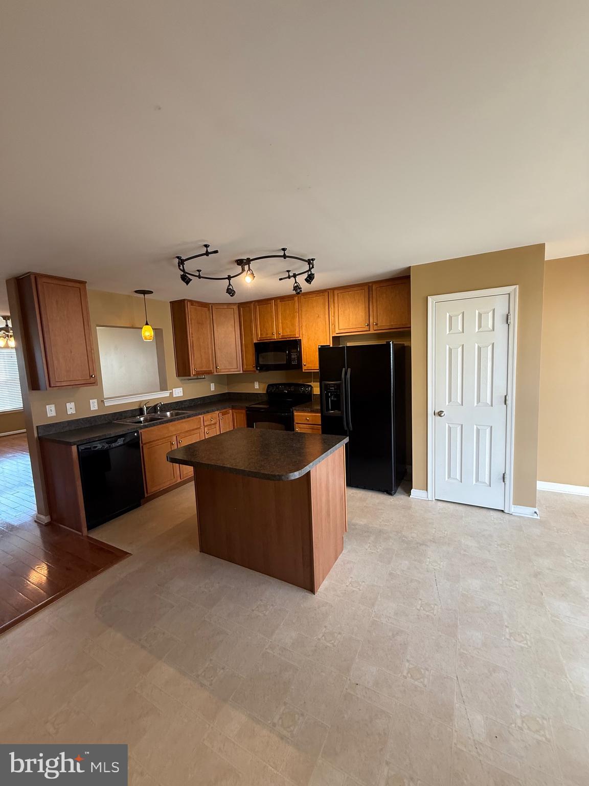 MANOR PARK - Residential Lease