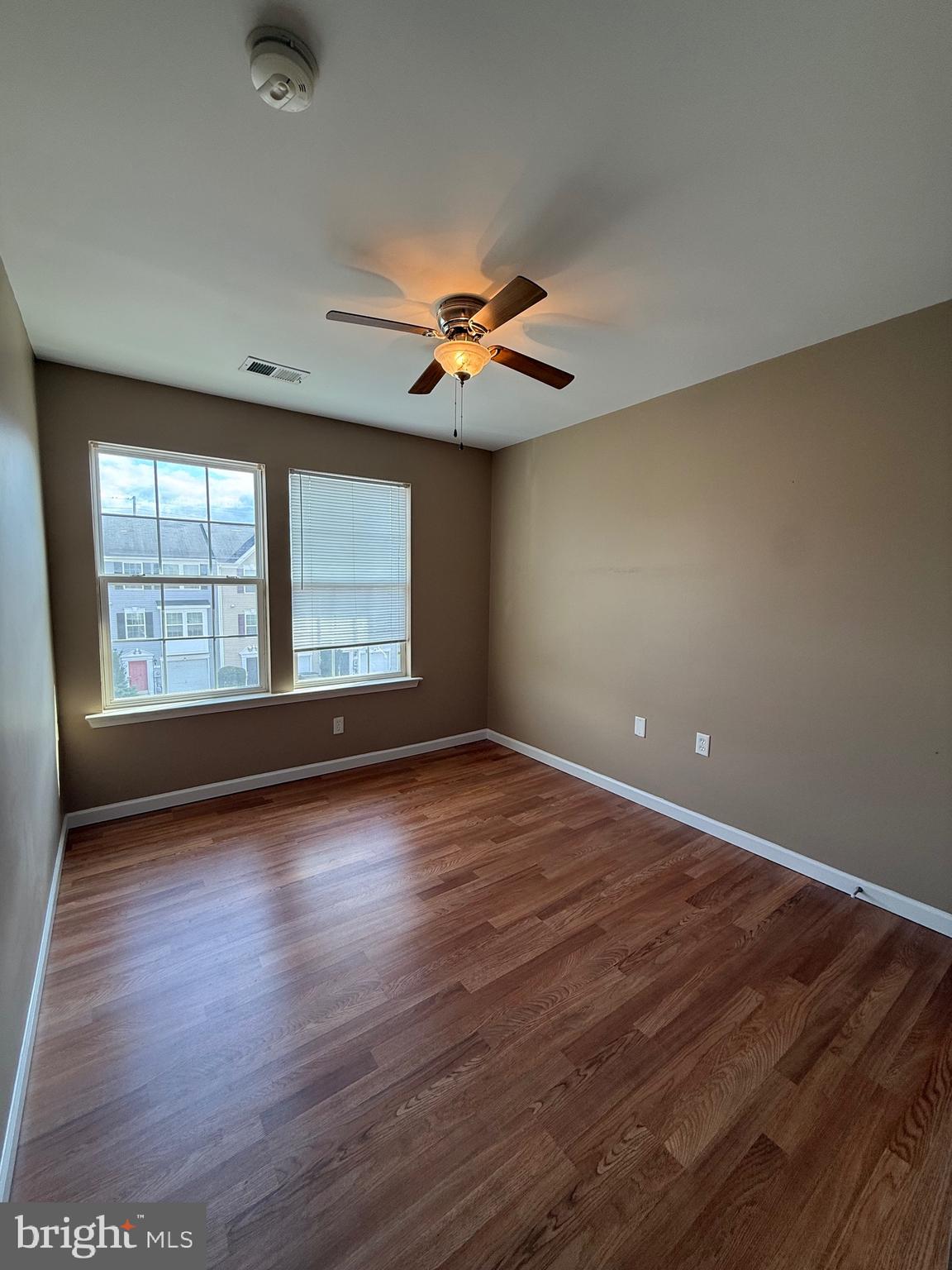 MANOR PARK - Residential Lease