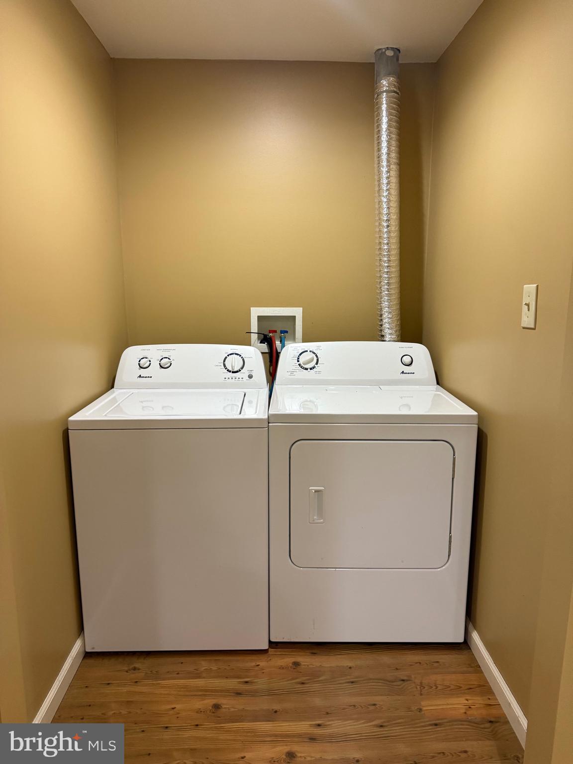 MANOR PARK - Residential Lease