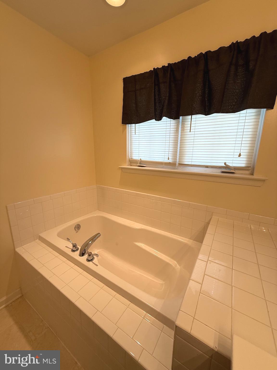 MANOR PARK - Residential Lease