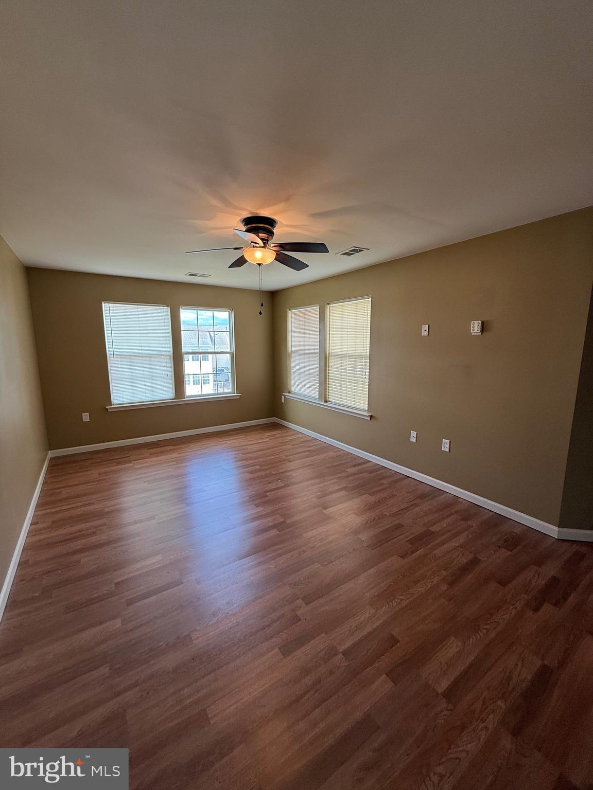 MANOR PARK - Residential Lease