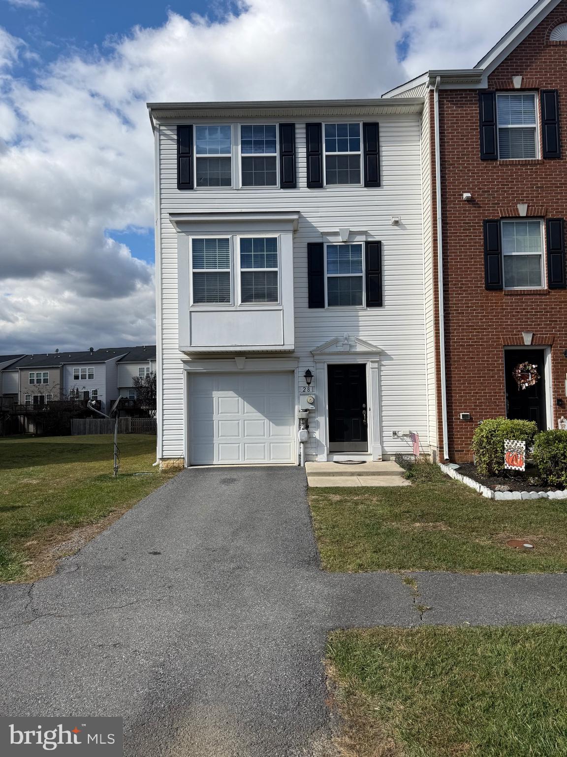 MANOR PARK - Residential Lease