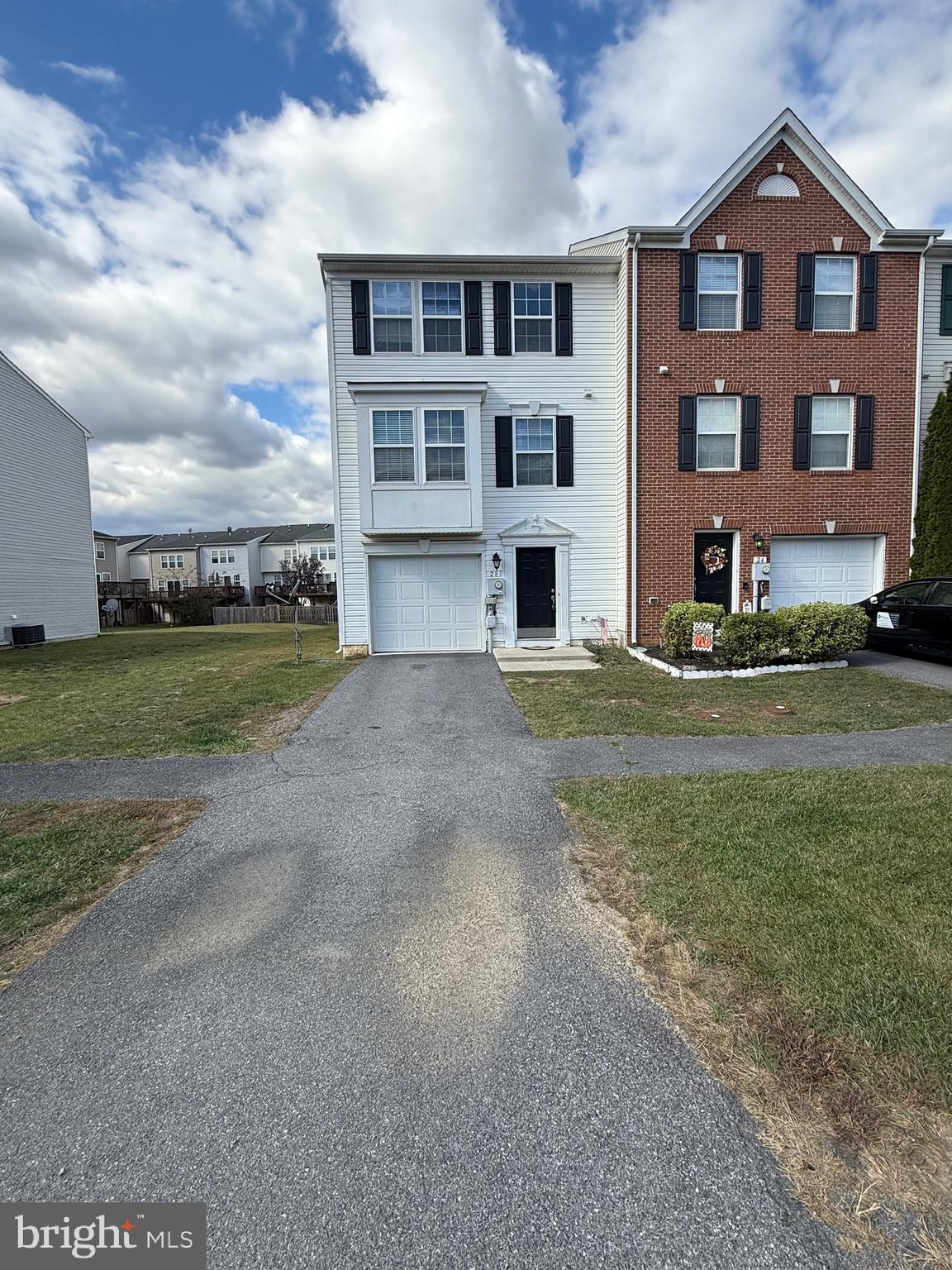 MANOR PARK - Residential Lease