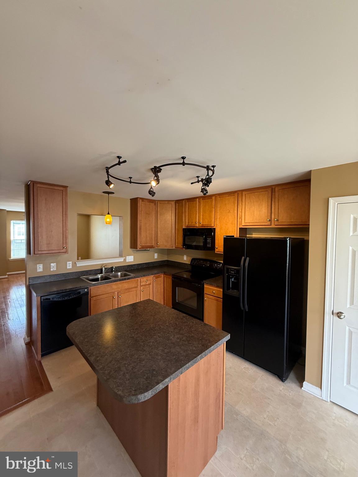 MANOR PARK - Residential Lease