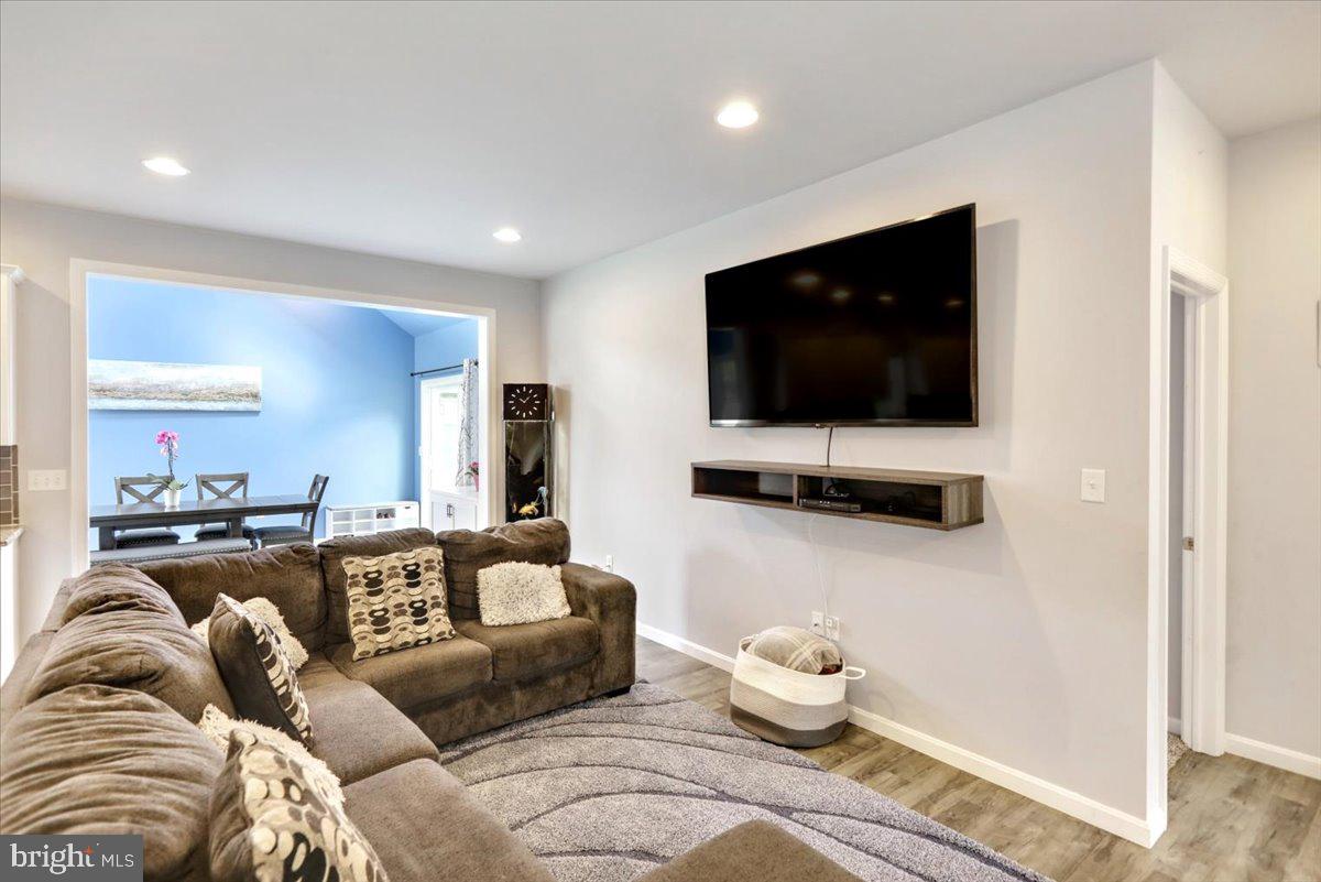 208 PEBBLE DRIVE