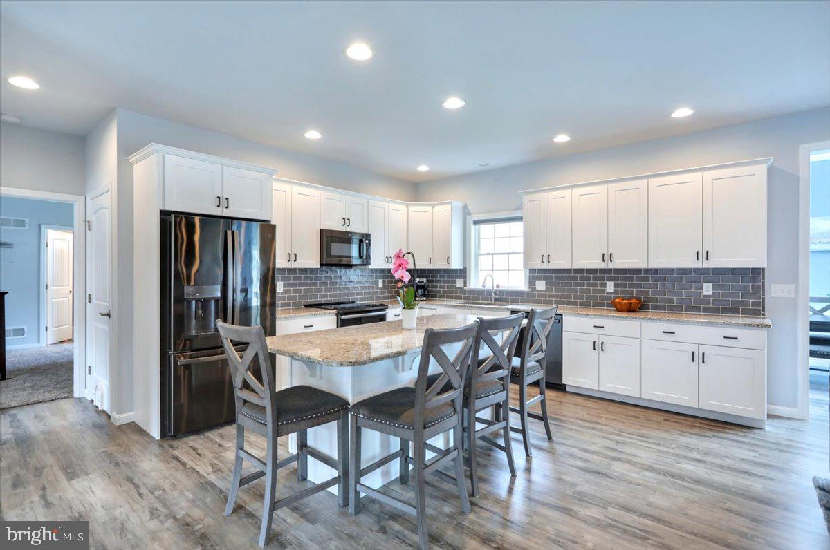 208 PEBBLE DRIVE