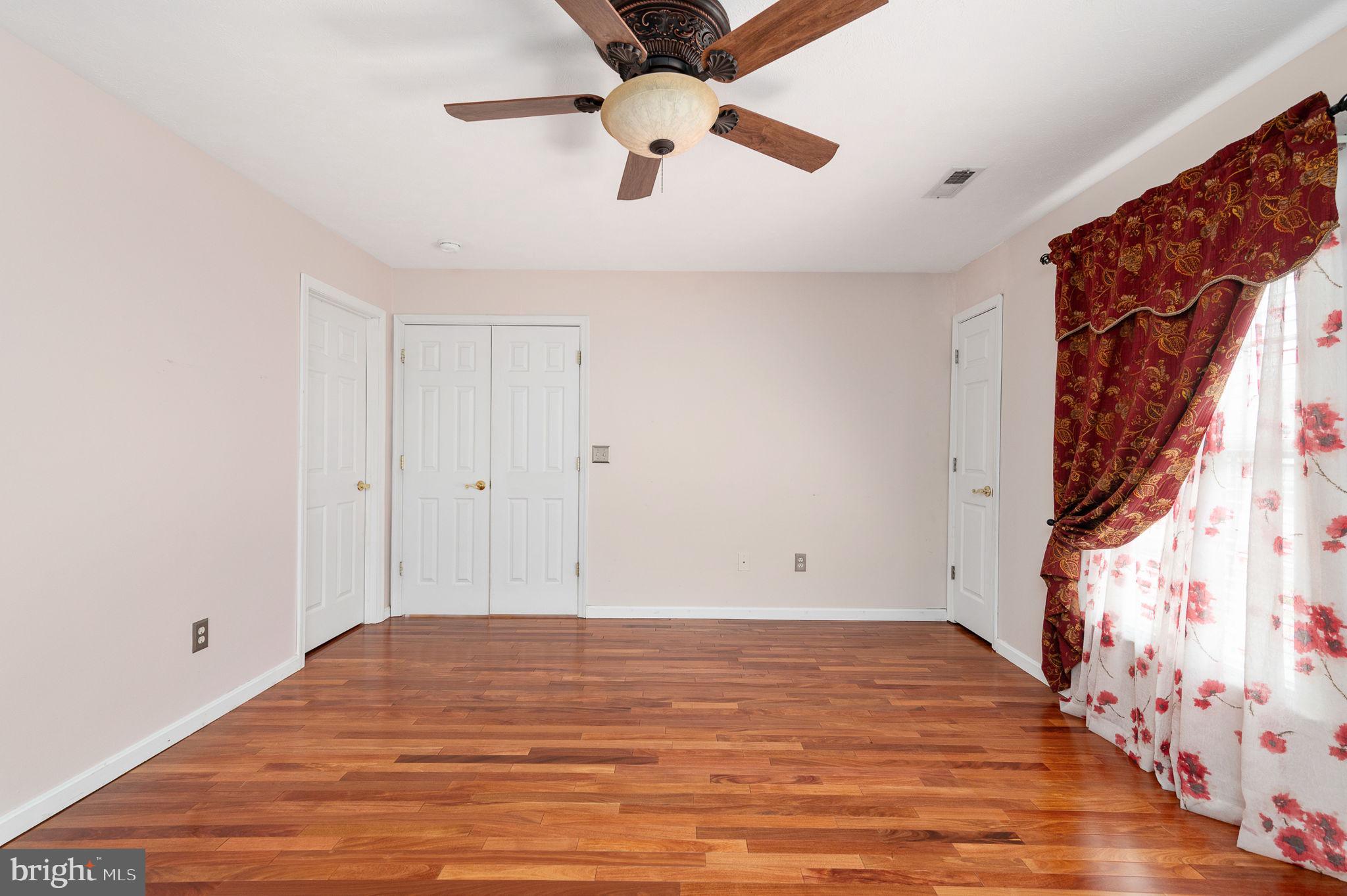 ROYAL OAKS - Residential