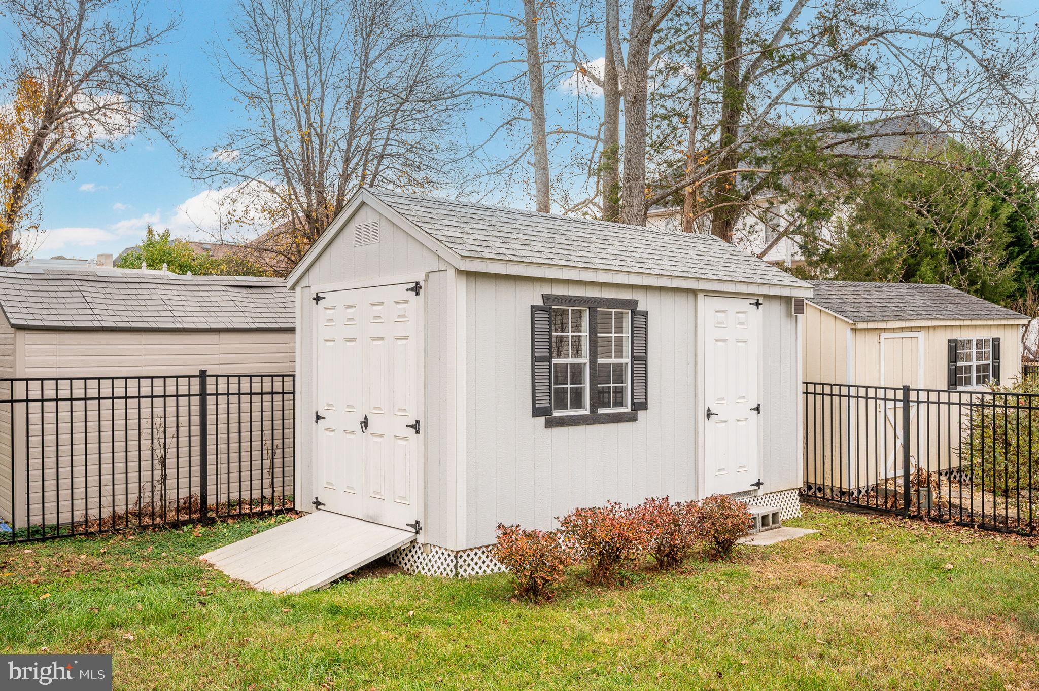 ROYAL OAKS - Residential