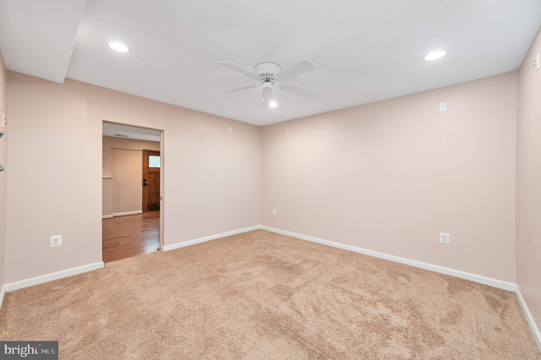 ROYAL OAKS - Residential