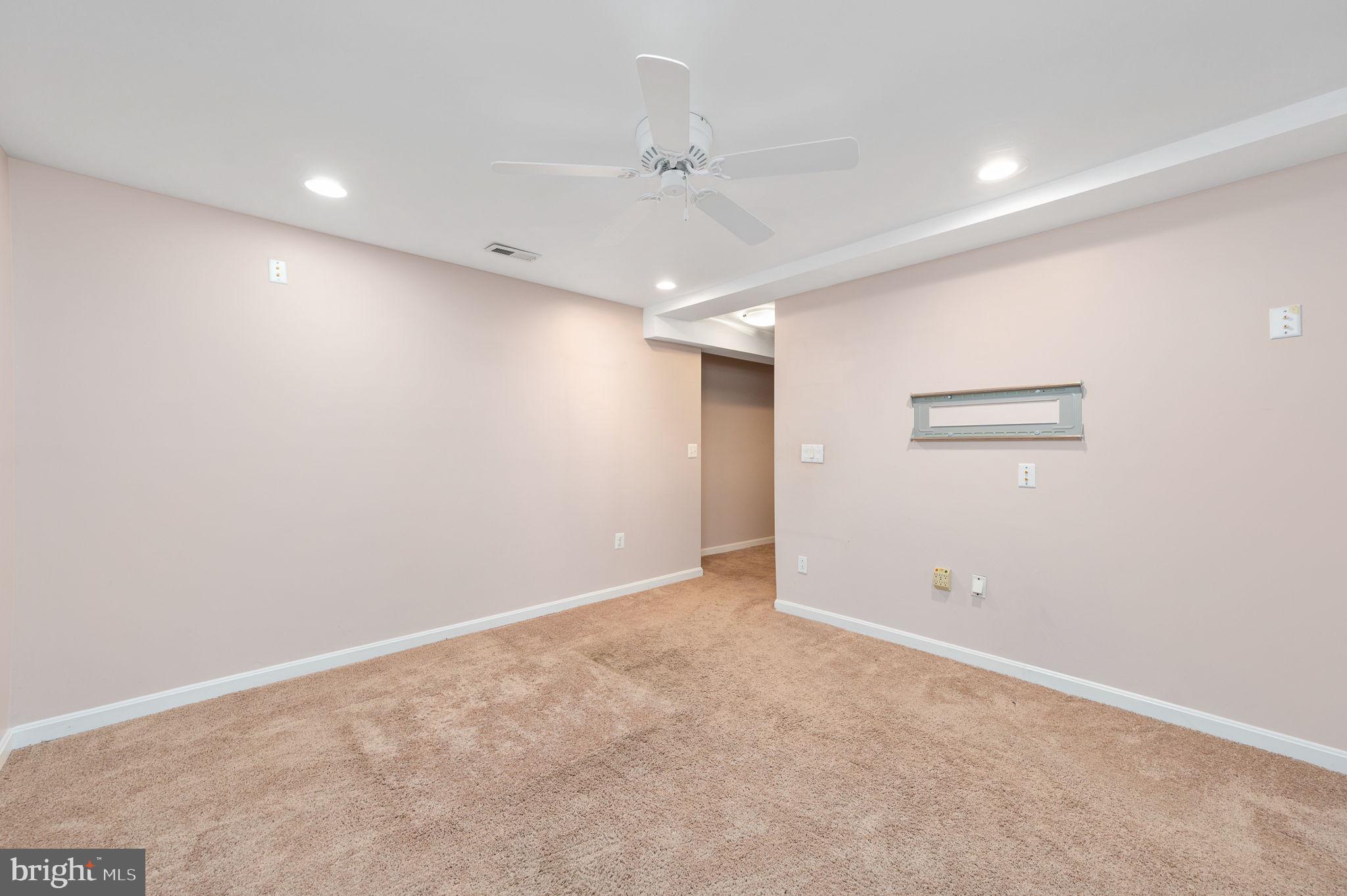 ROYAL OAKS - Residential