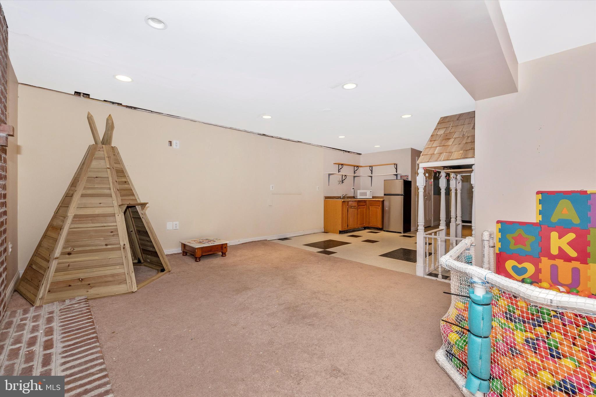 CLEARSPRING MANOR - Residential