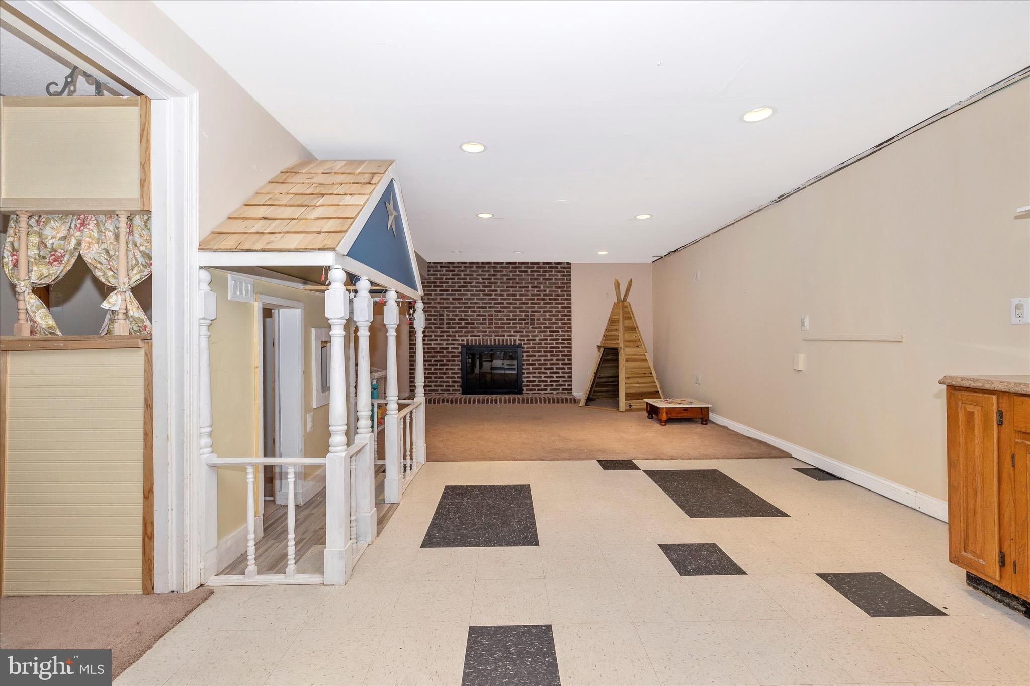 CLEARSPRING MANOR - Residential