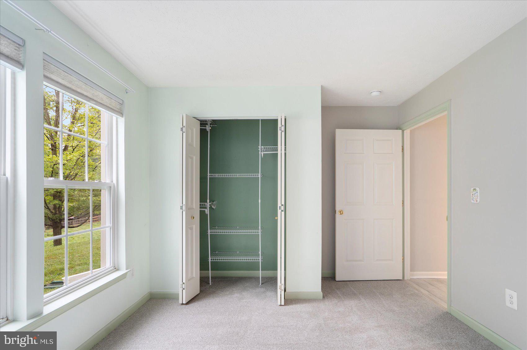 SILVER LAKE - Residential