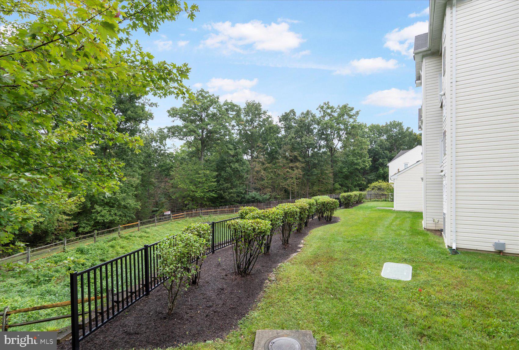 SILVER LAKE - Residential