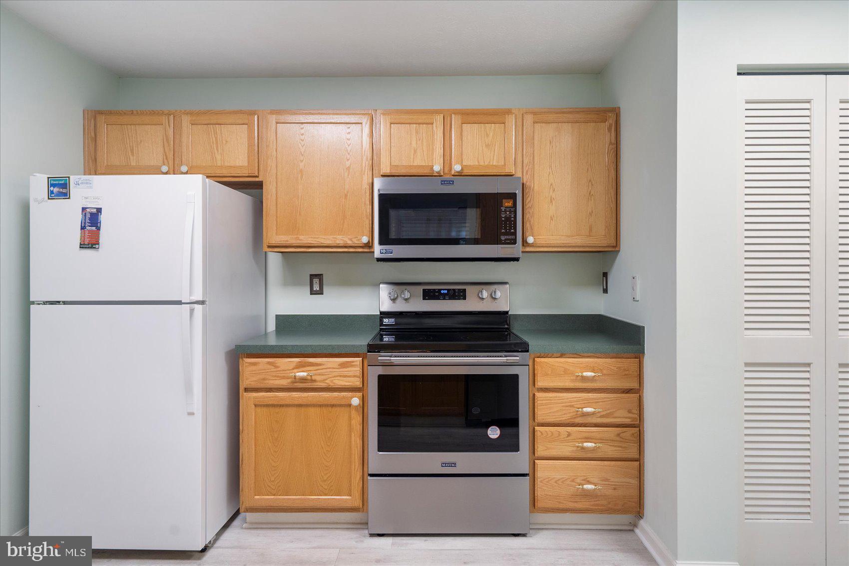 SILVER LAKE - Residential