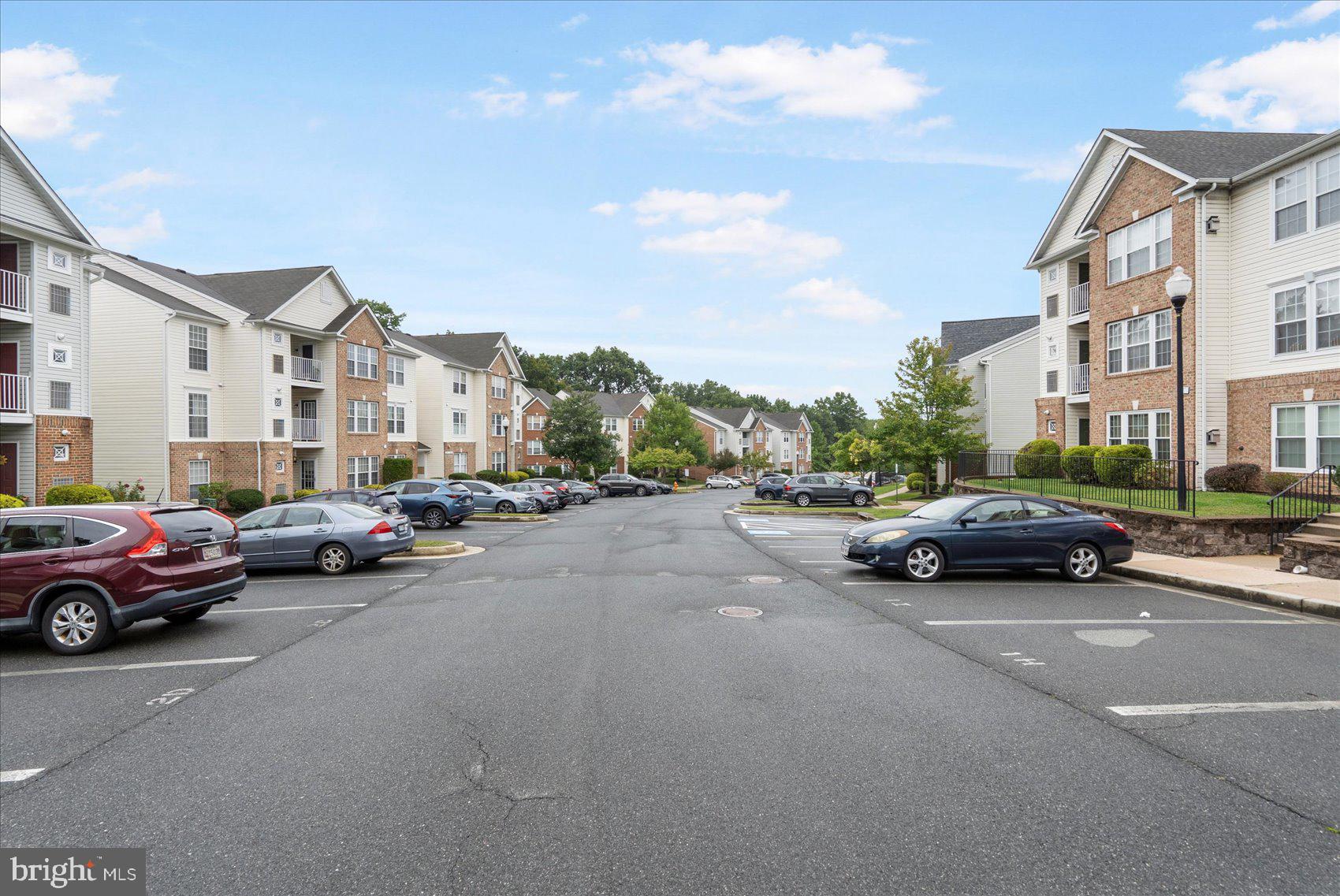 SILVER LAKE - Residential