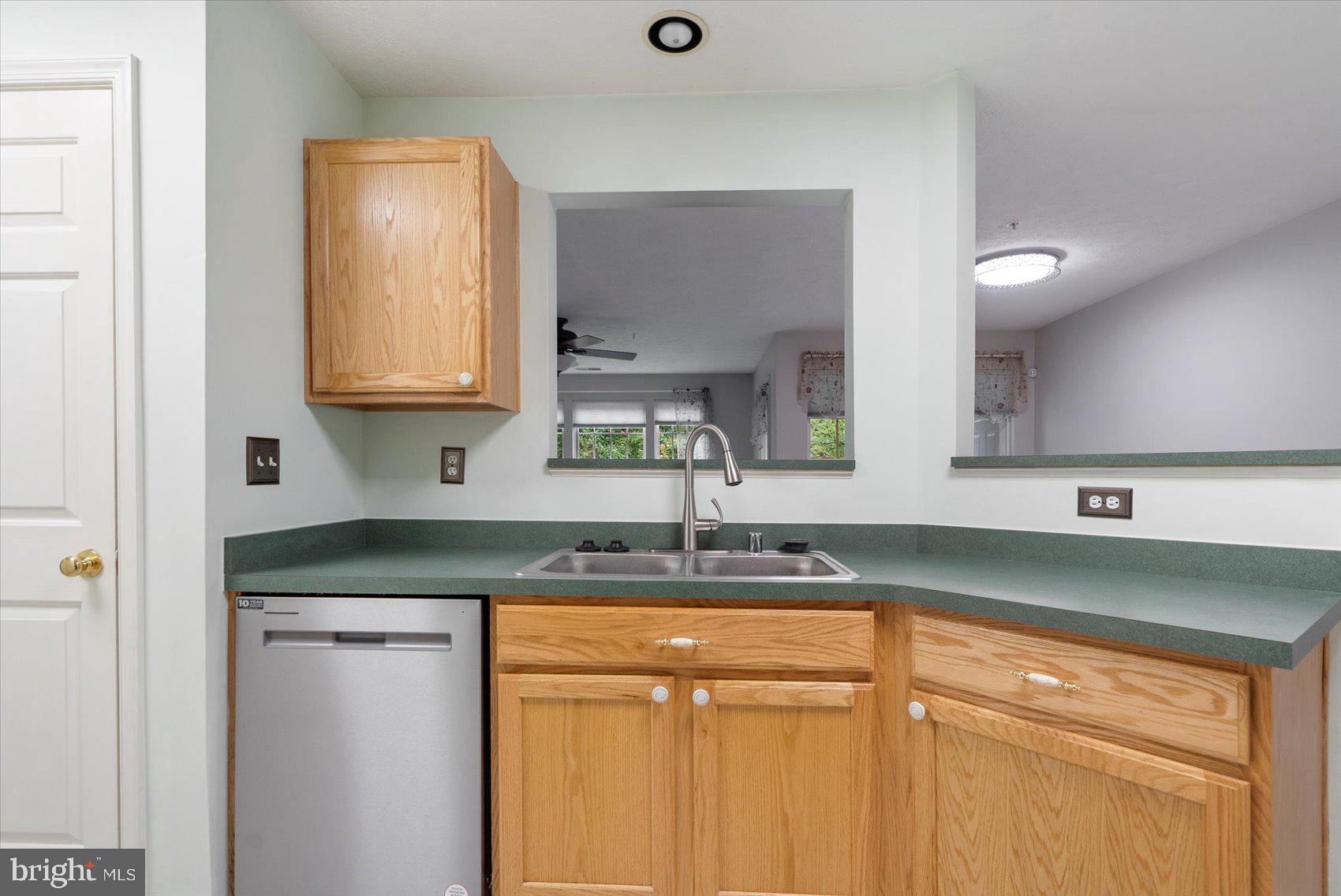 SILVER LAKE - Residential