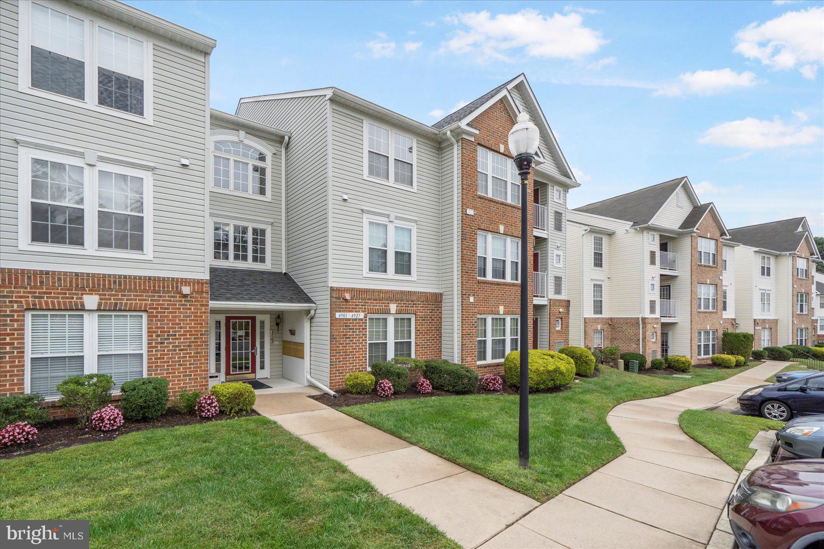 SILVER LAKE - Residential