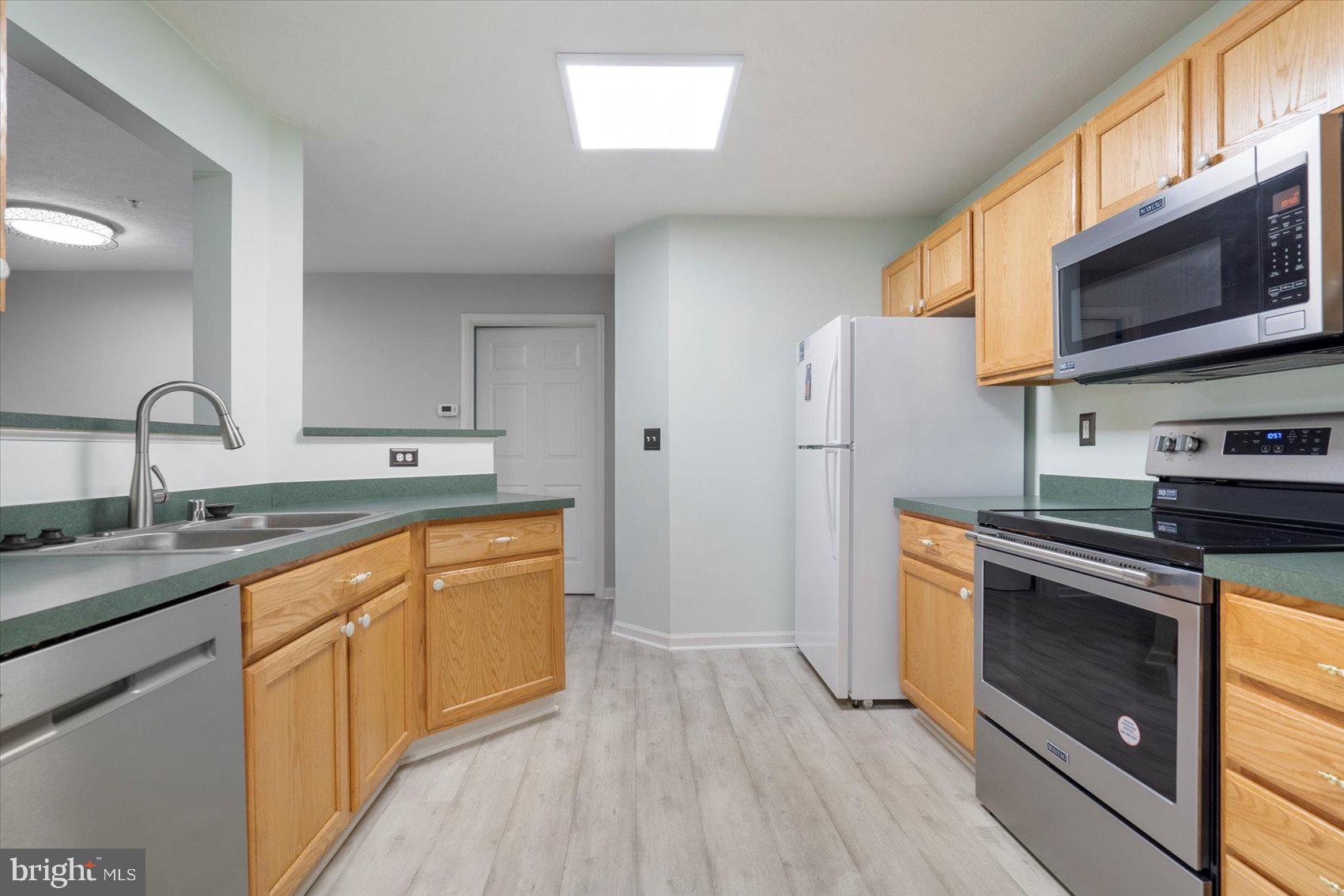 SILVER LAKE - Residential