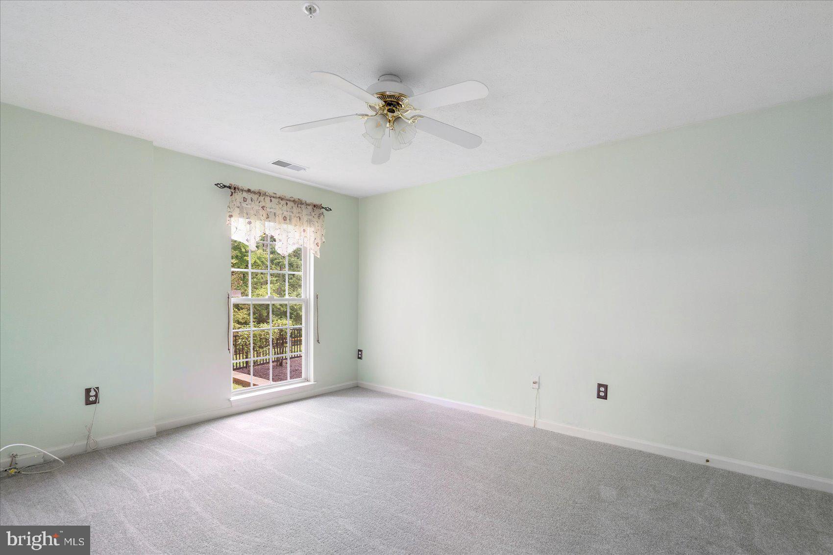 SILVER LAKE - Residential