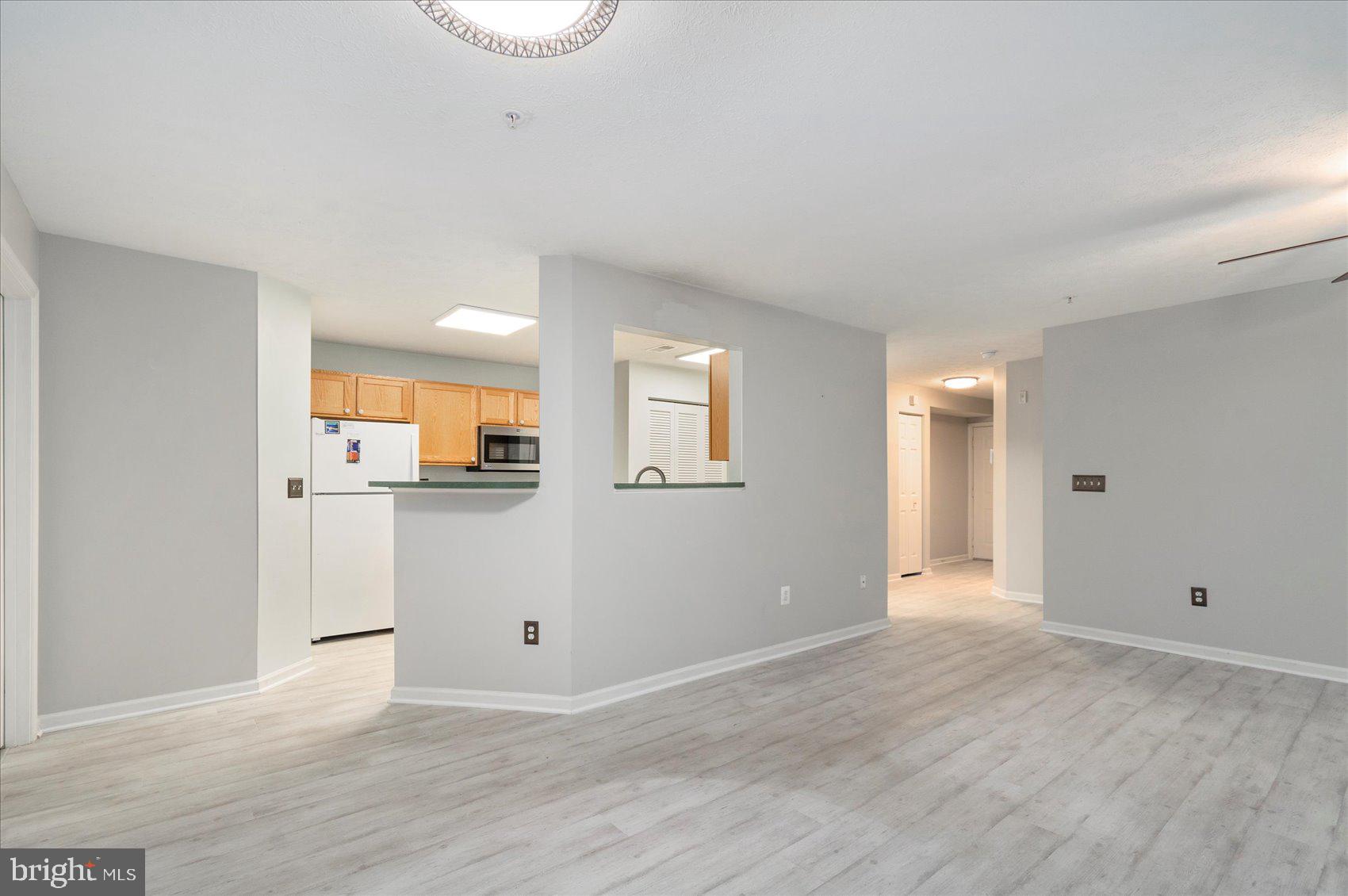 SILVER LAKE - Residential