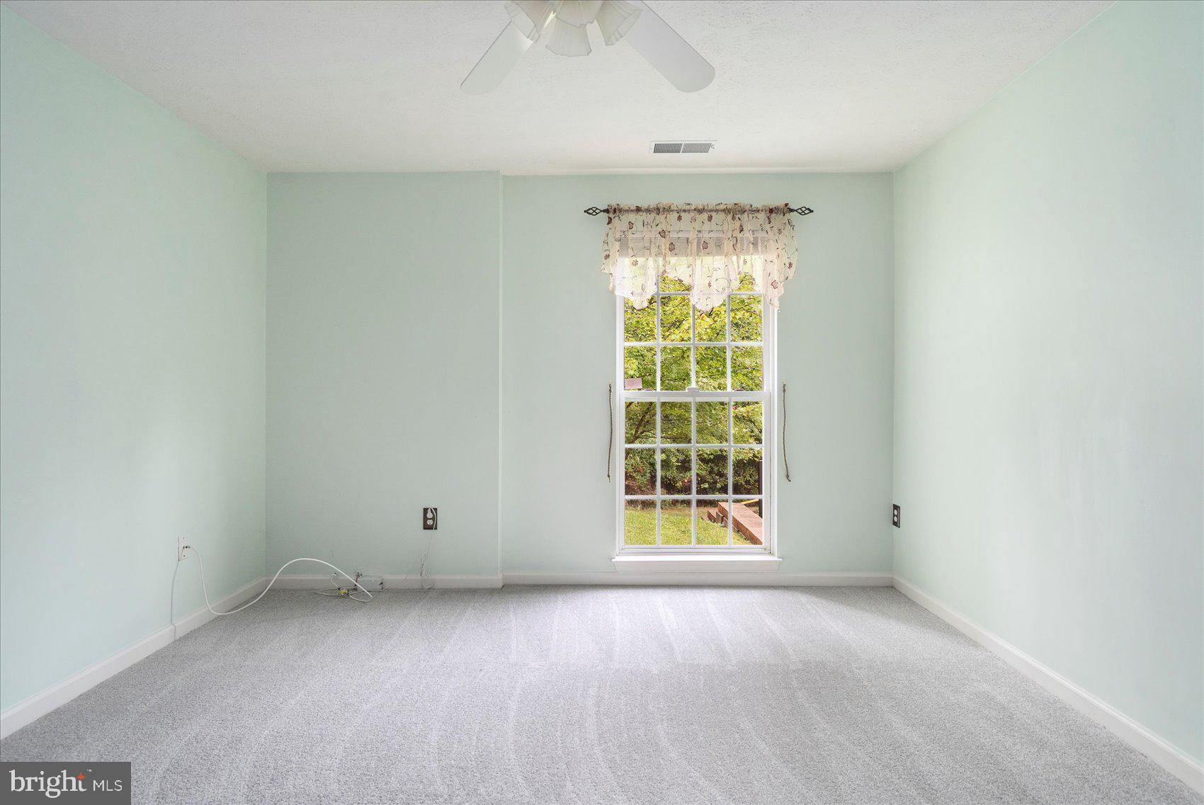 SILVER LAKE - Residential