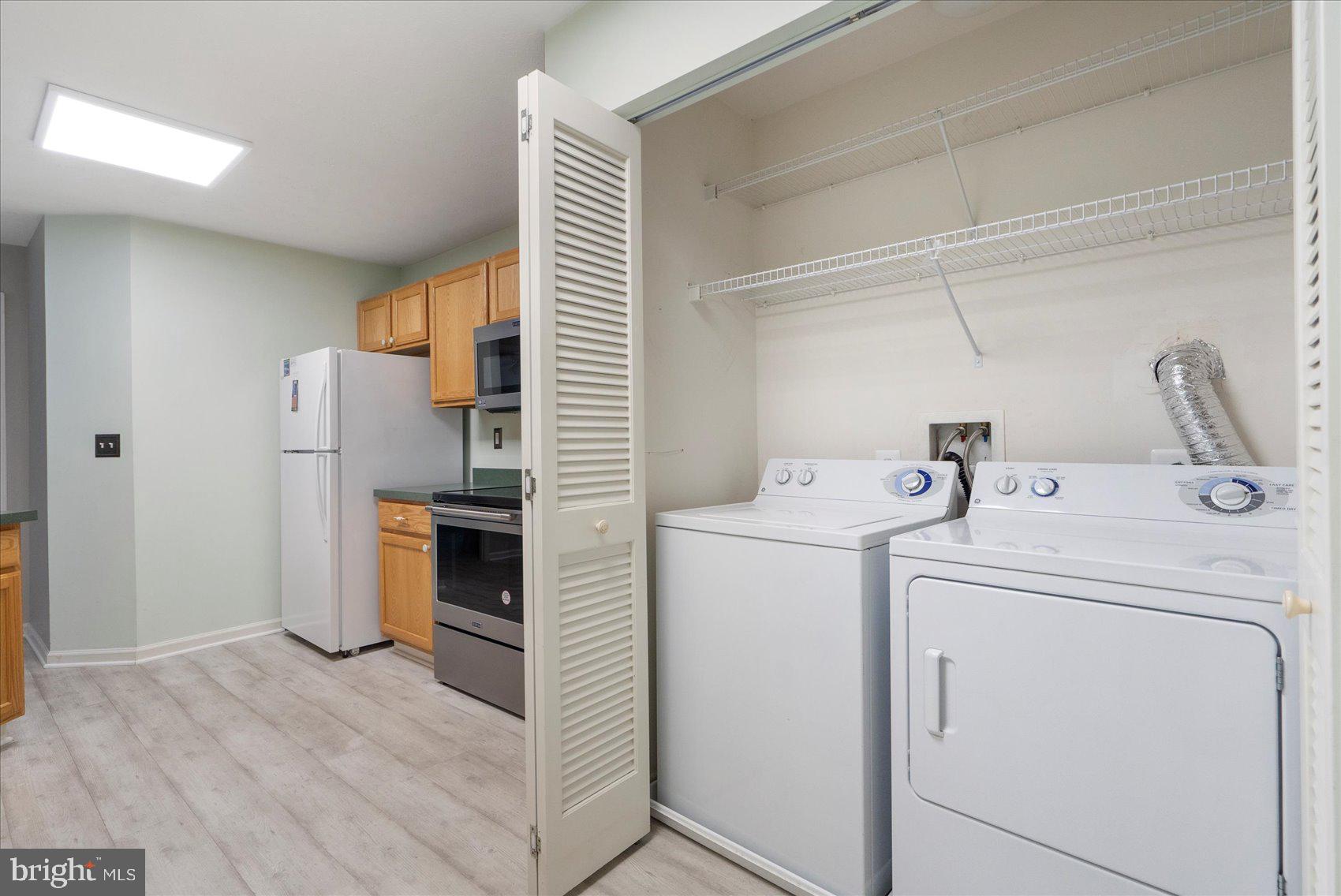 SILVER LAKE - Residential