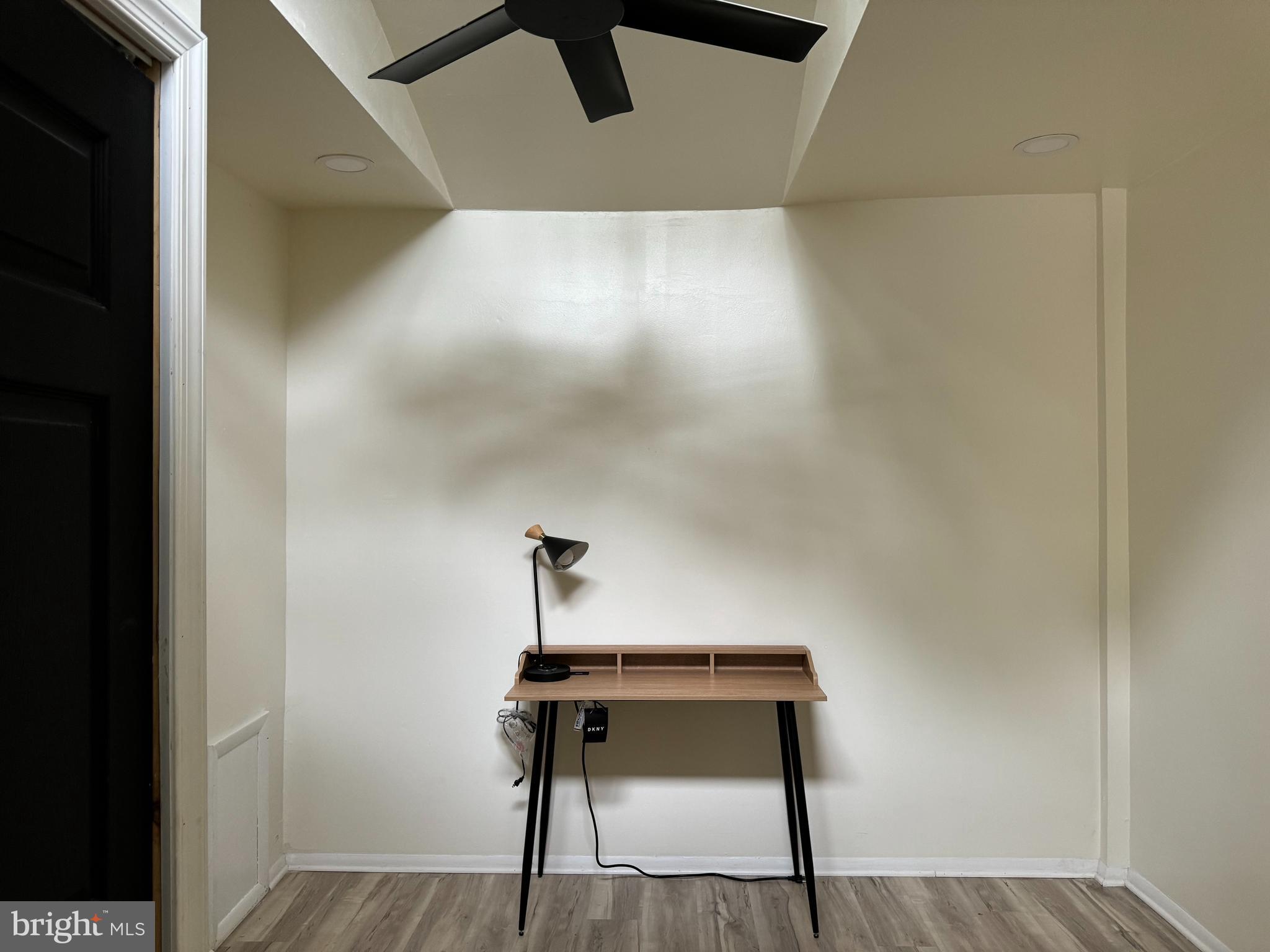 CONTEMPORARY VLG - Residential