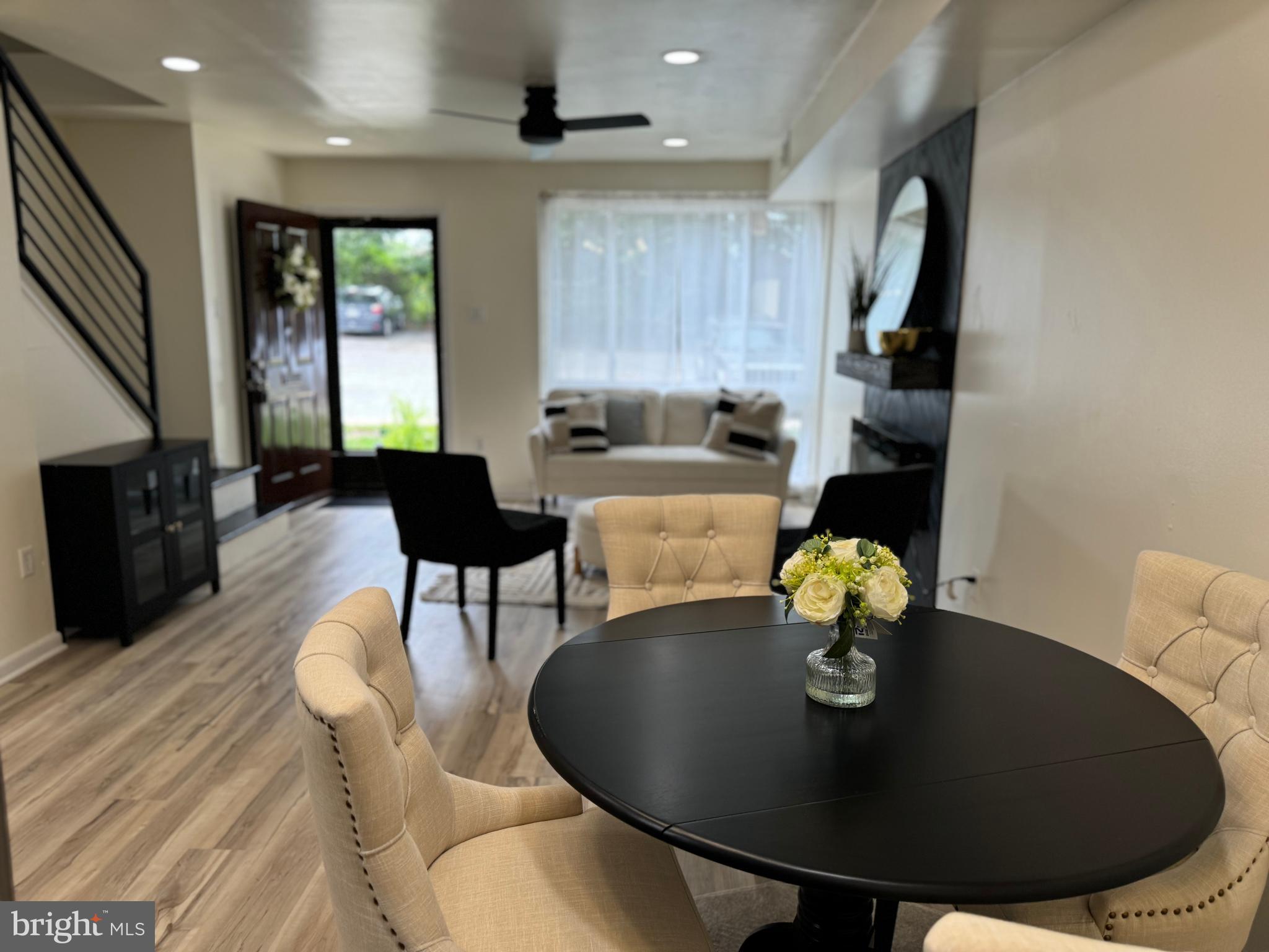 CONTEMPORARY VLG - Residential