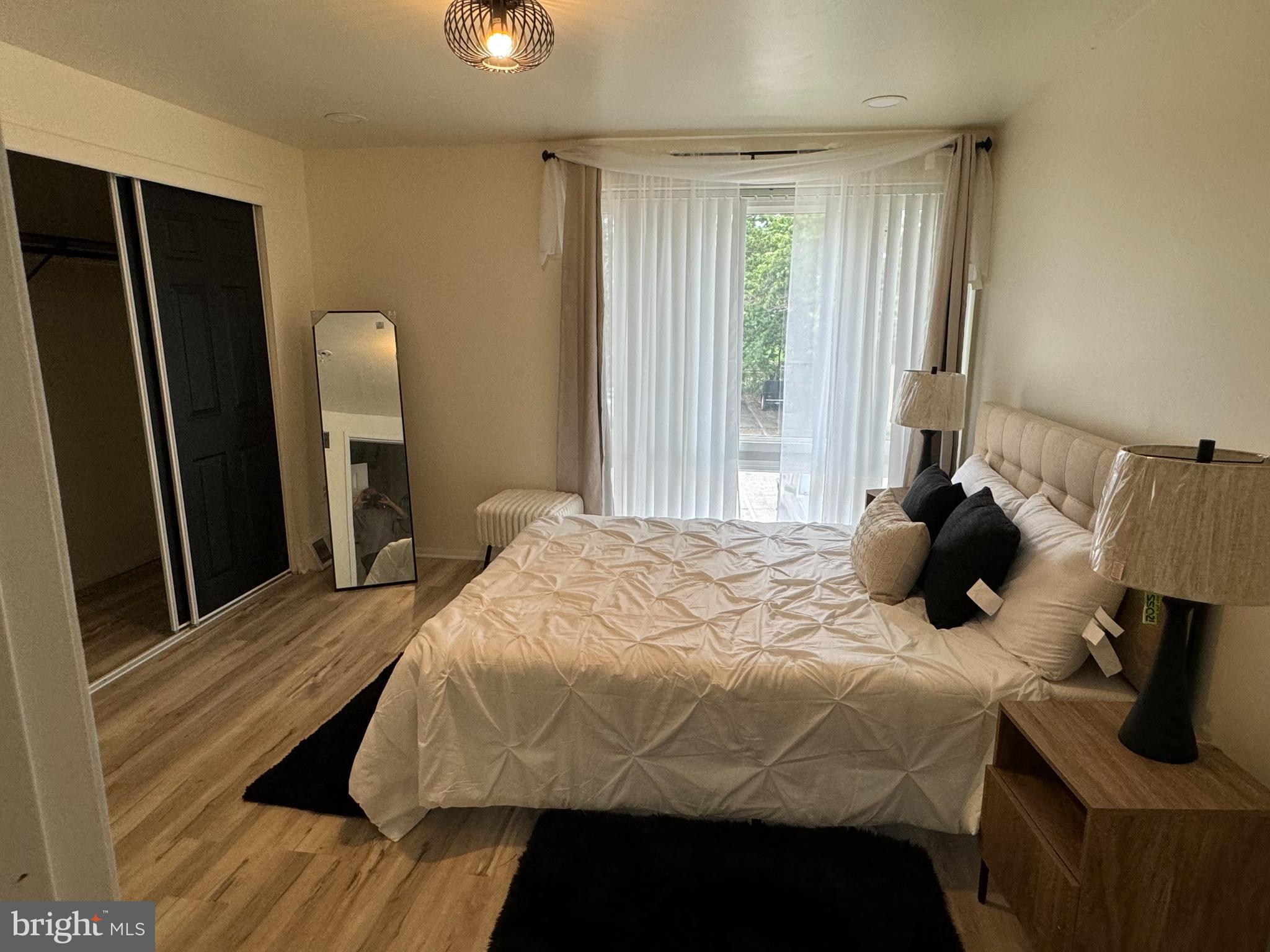 CONTEMPORARY VLG - Residential