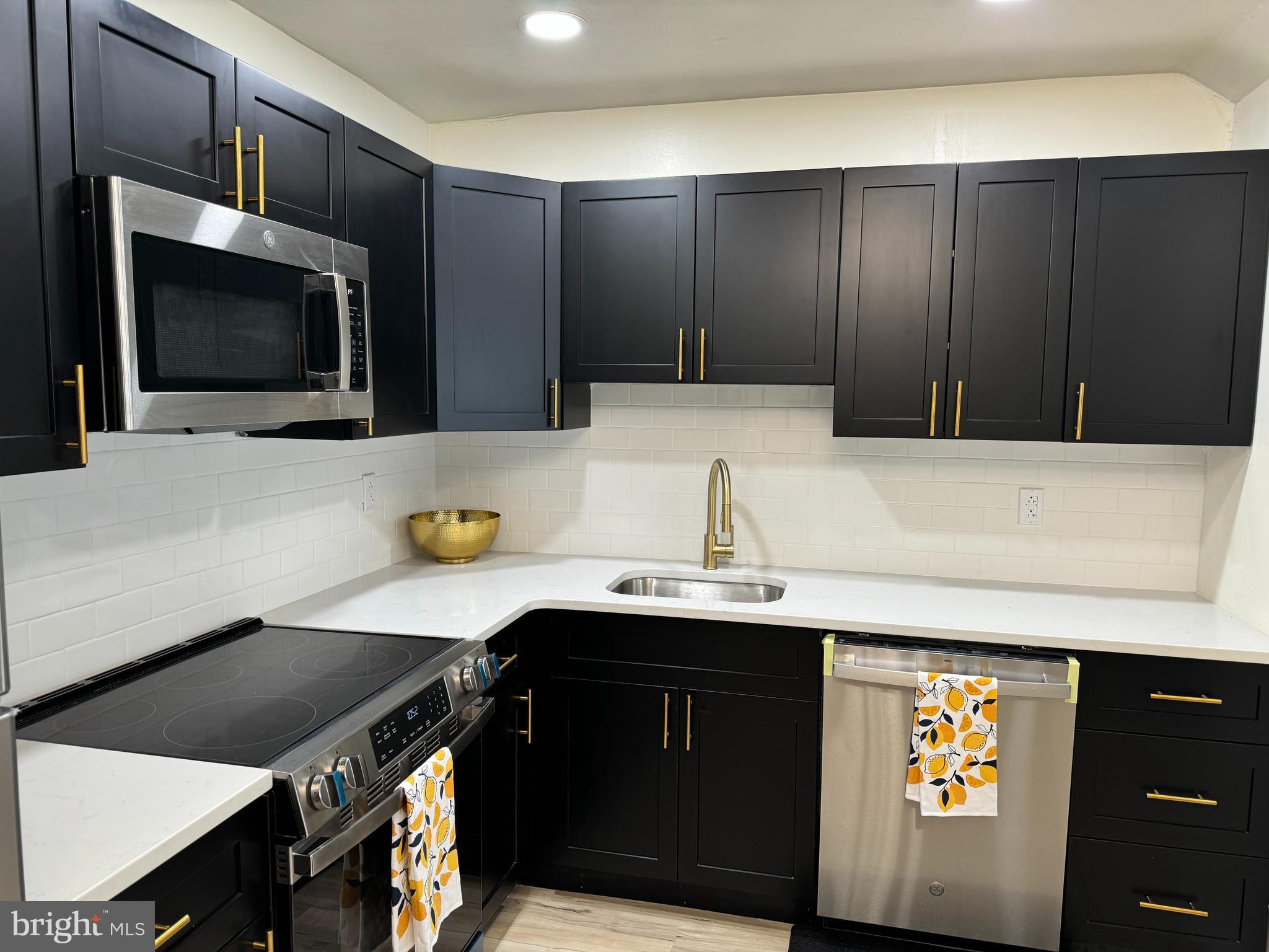 CONTEMPORARY VLG - Residential