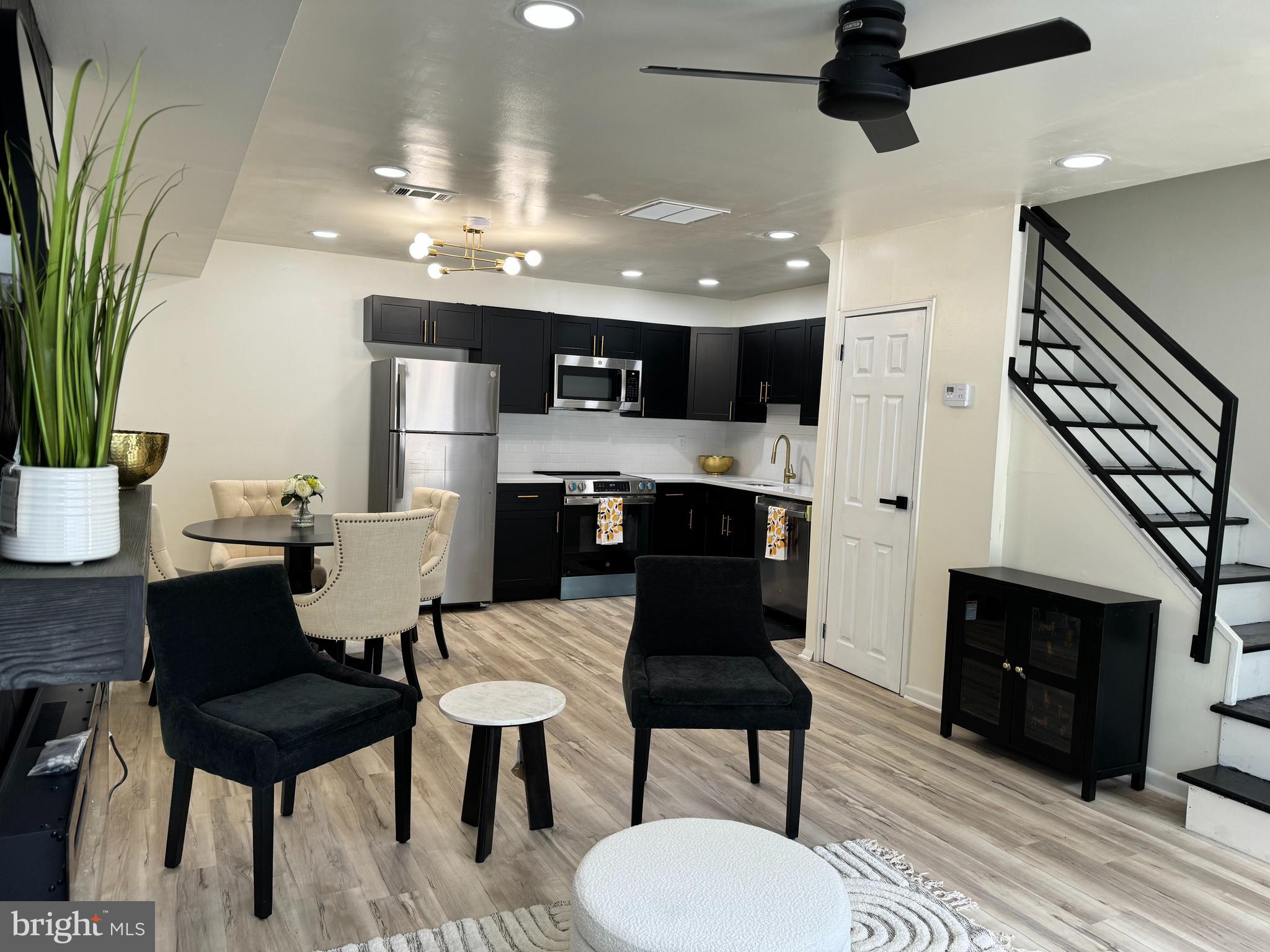 CONTEMPORARY VLG - Residential