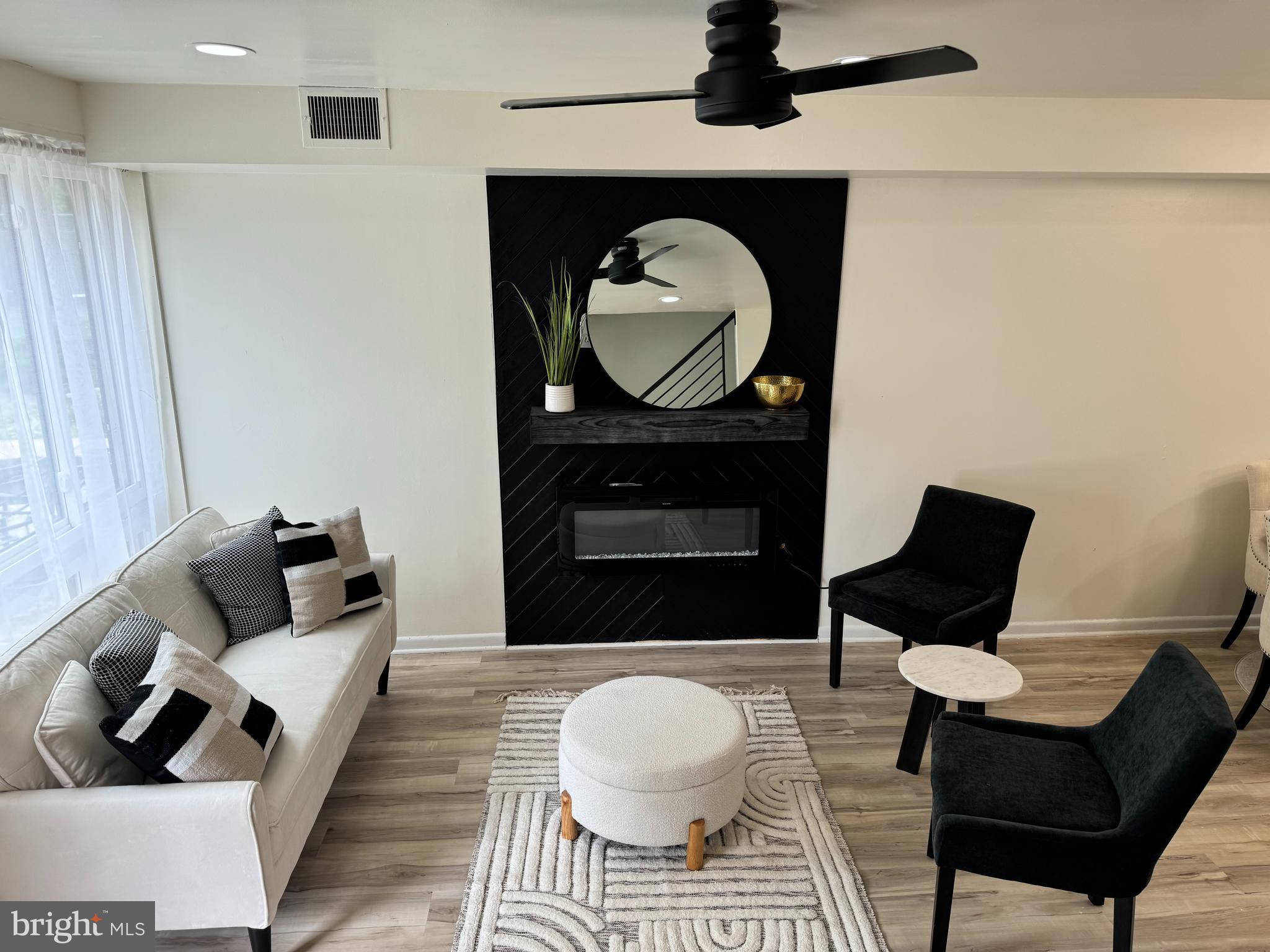 CONTEMPORARY VLG - Residential