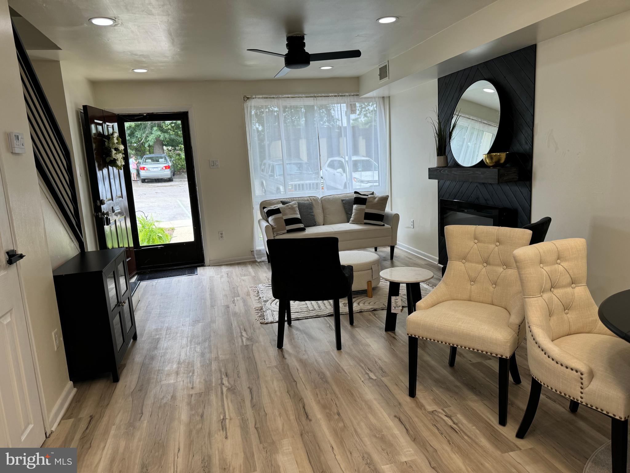 CONTEMPORARY VLG - Residential