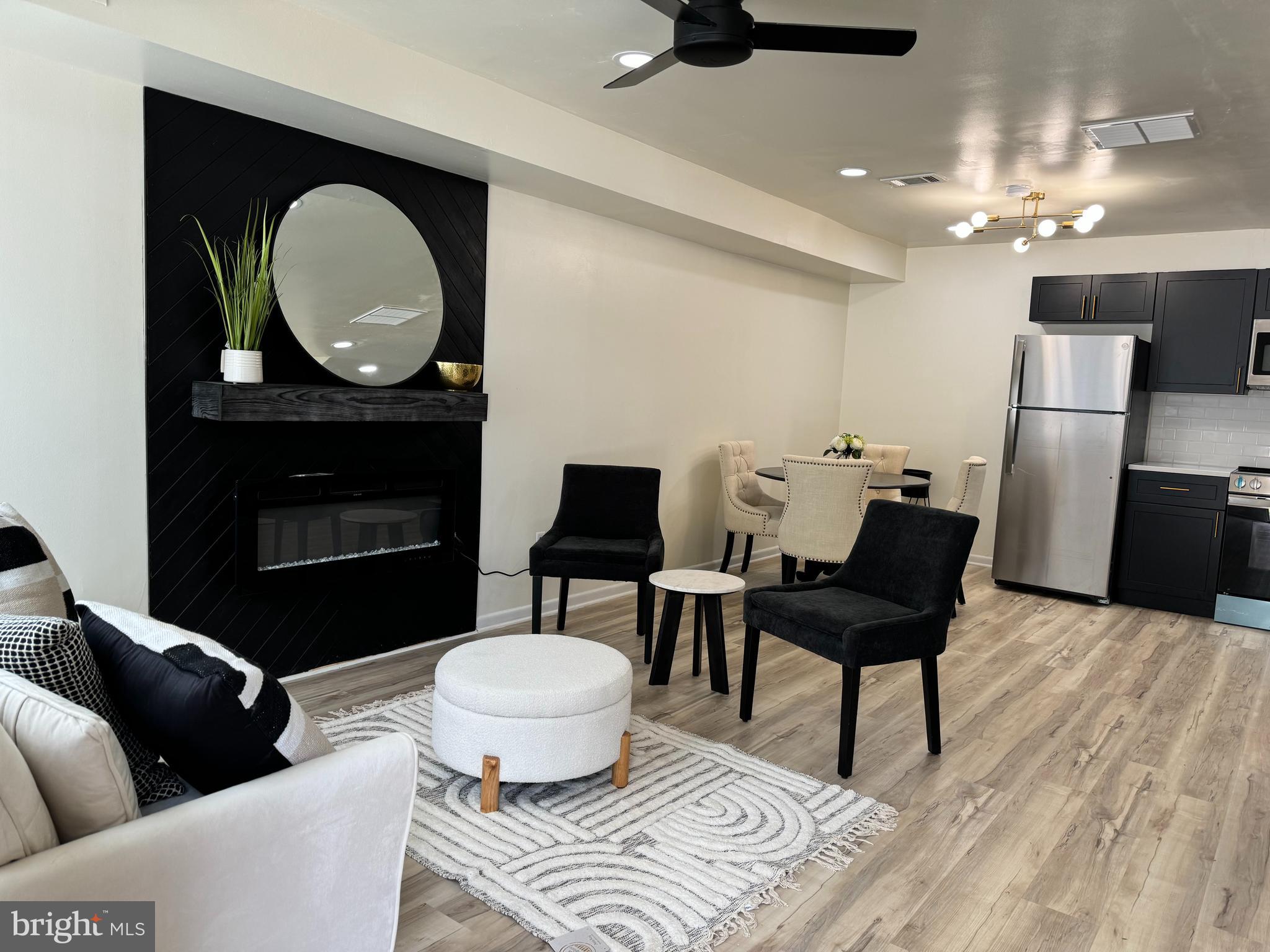 CONTEMPORARY VLG - Residential