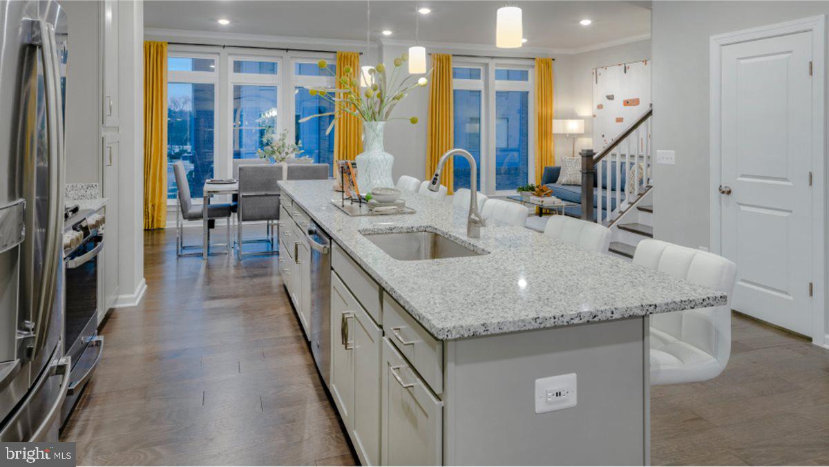 WESTSIDE AT SHADY GROVE METRO - Residential