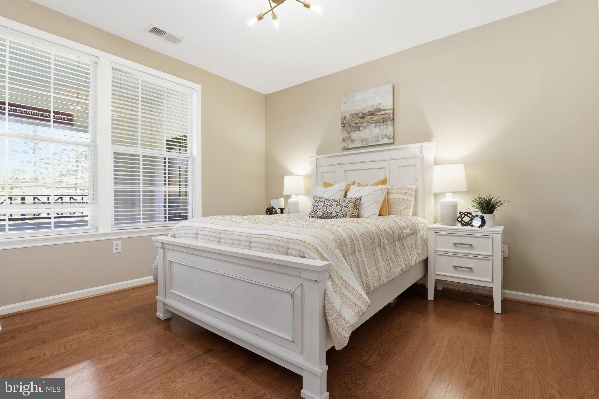 KENTLANDS - Residential